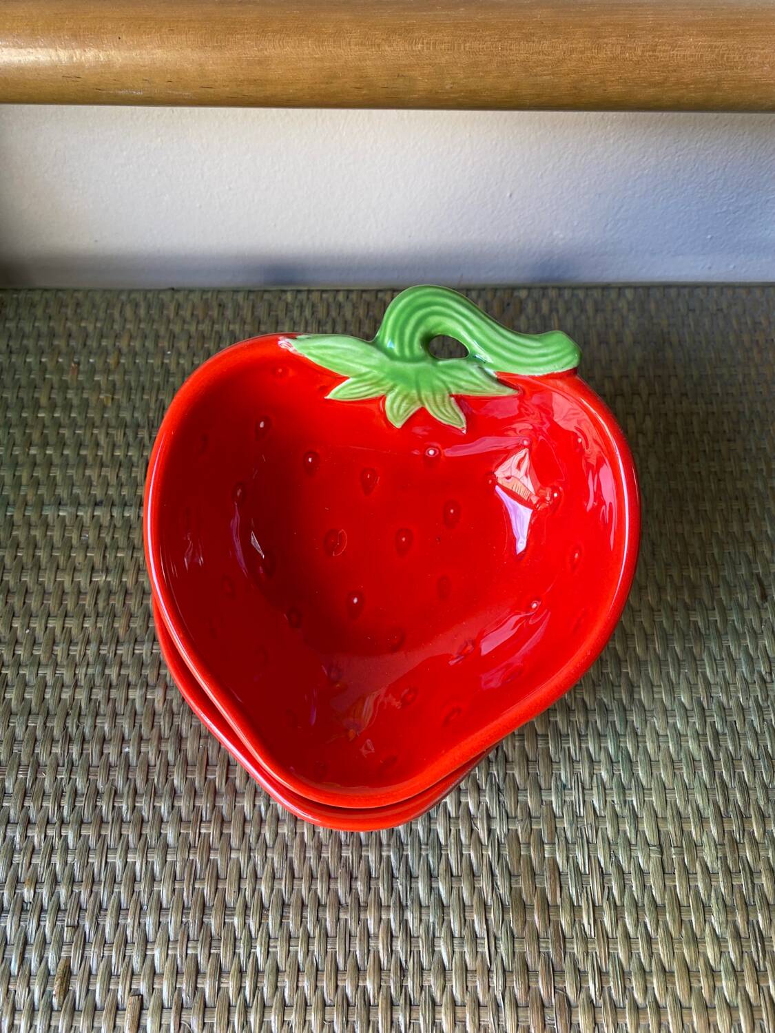 Ceramic strawberry cup