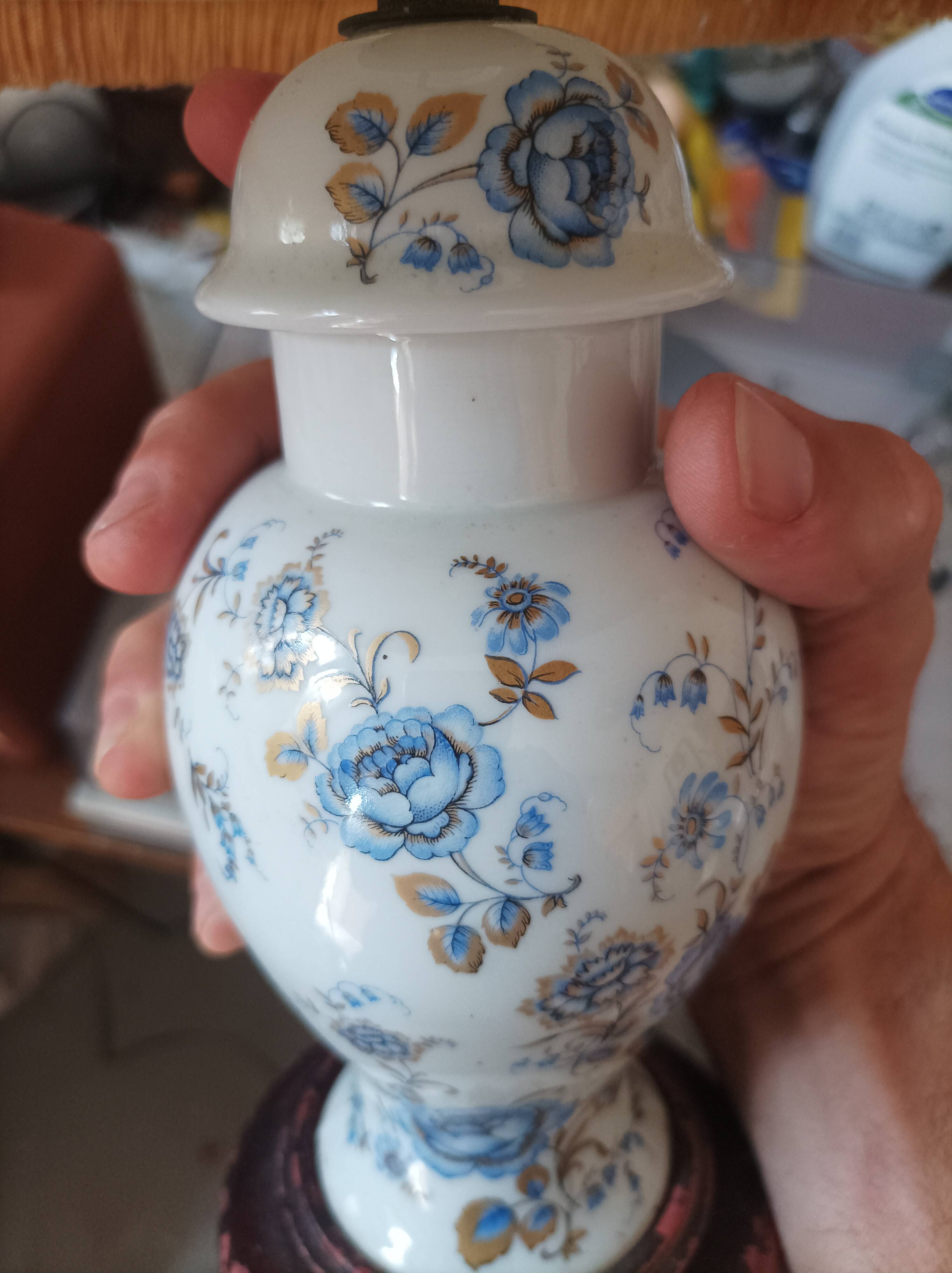 Fine porcelain bedside lamp