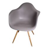 VITRA CHAIRS BY CHARLES RAY EAMES DAW MODEL