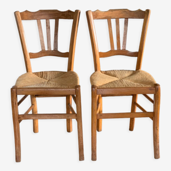 Chaises anciennes en bois et paille