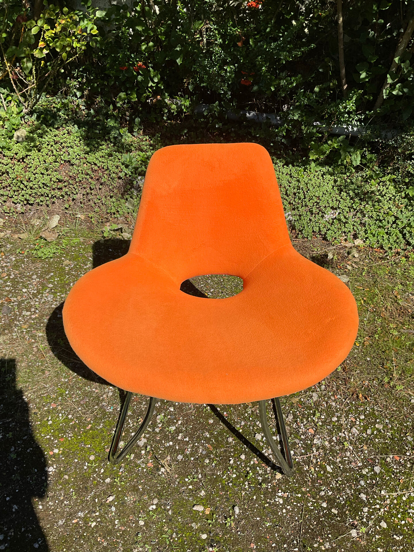 Fauteuil vintage orange et pied chromé
