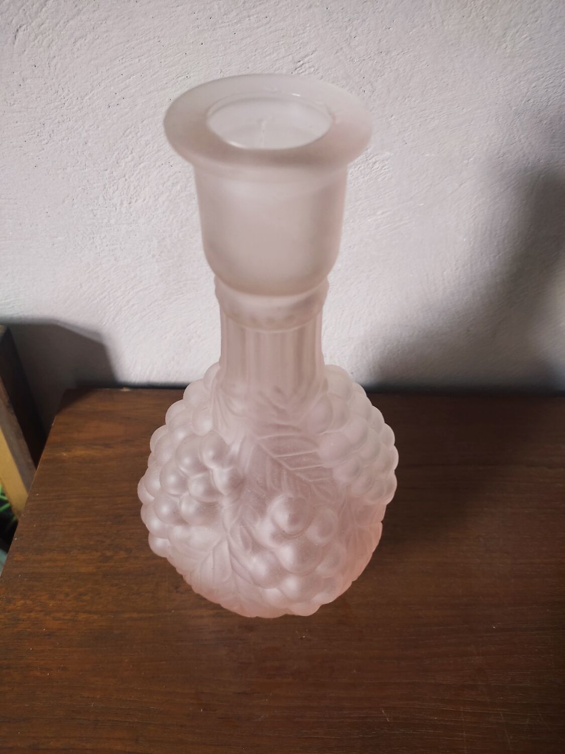 Pink frosted glass soliflore vase