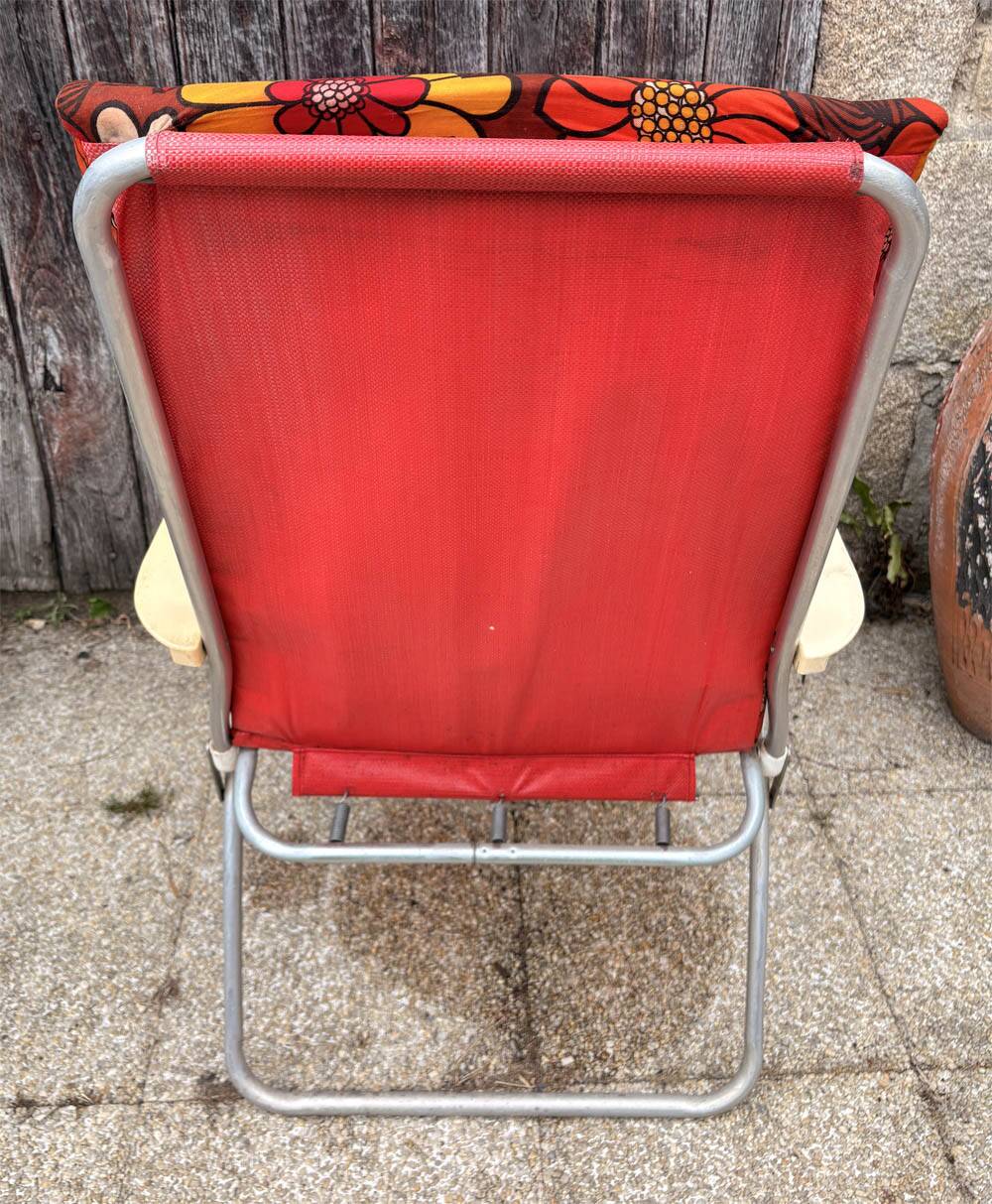 Vintage 1970s Kettler folding chair – pop floral print & structure