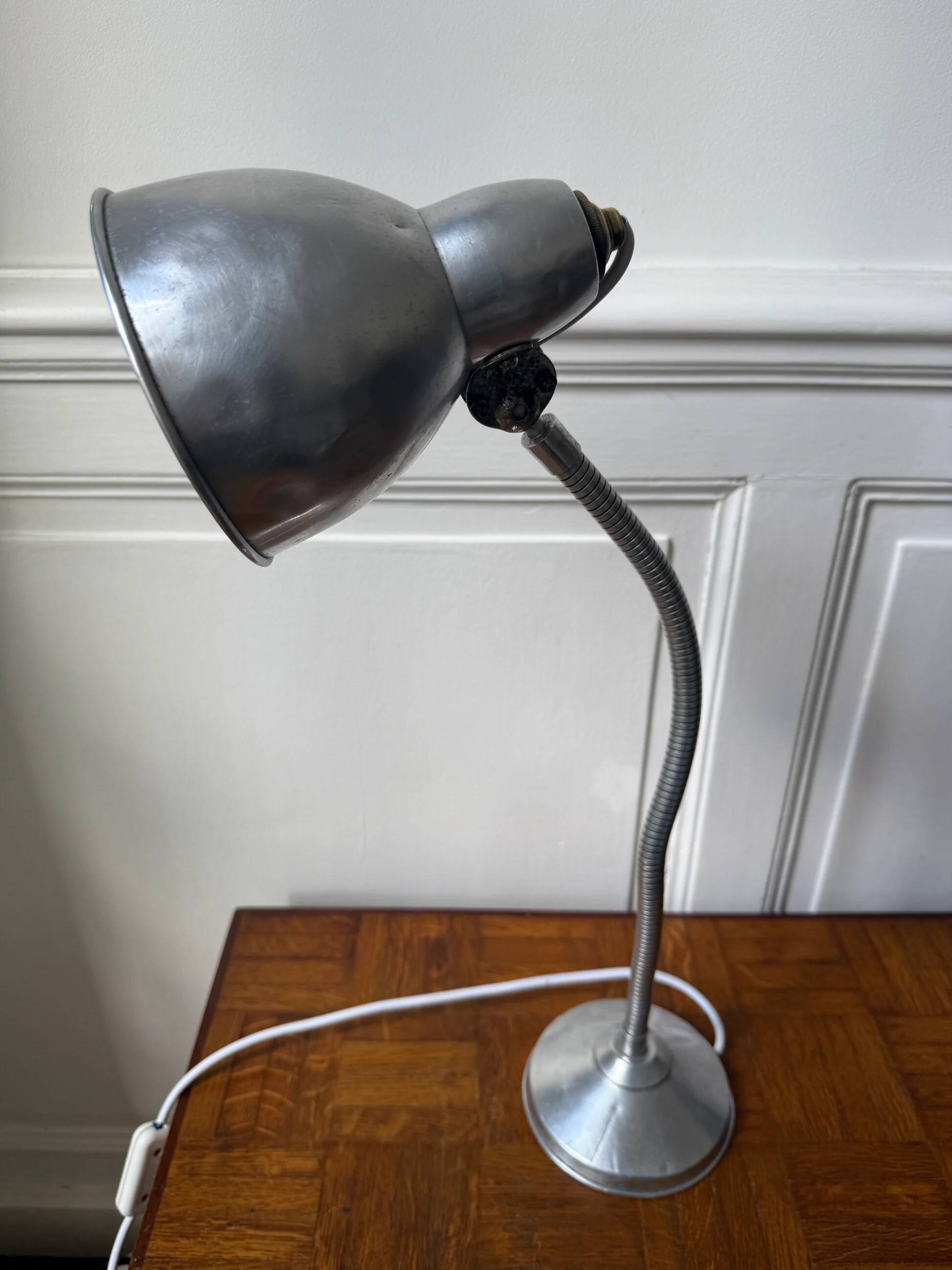 Articulated industrial desk lamp – 1950s