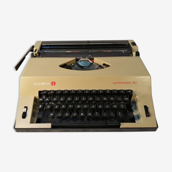 Typewriter Olympia Confortmatic 311