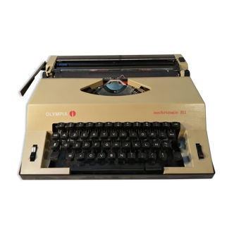 Typewriter Olympia Confortmatic 311