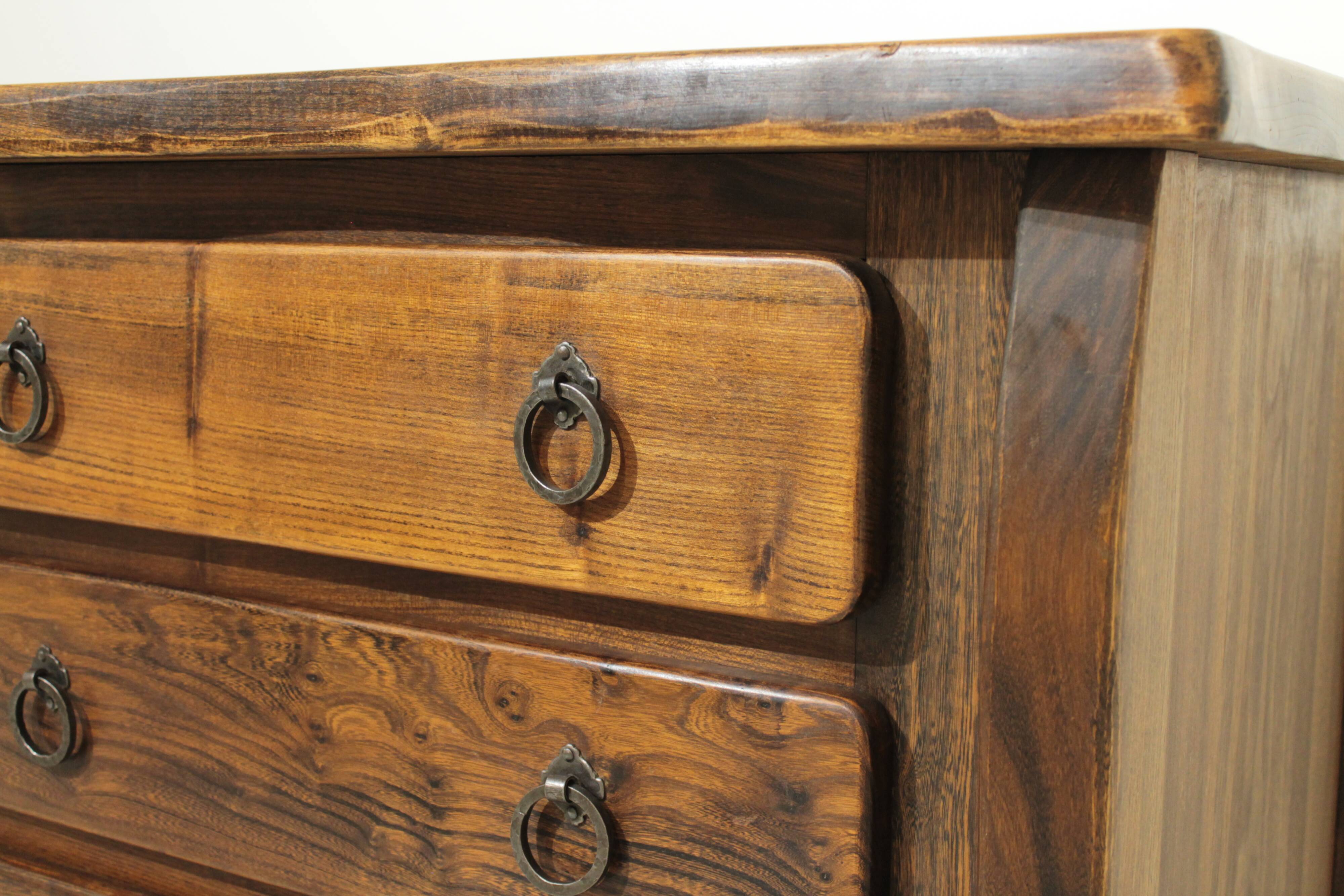 Commode brutaliste en orme Aranjou - Année 60