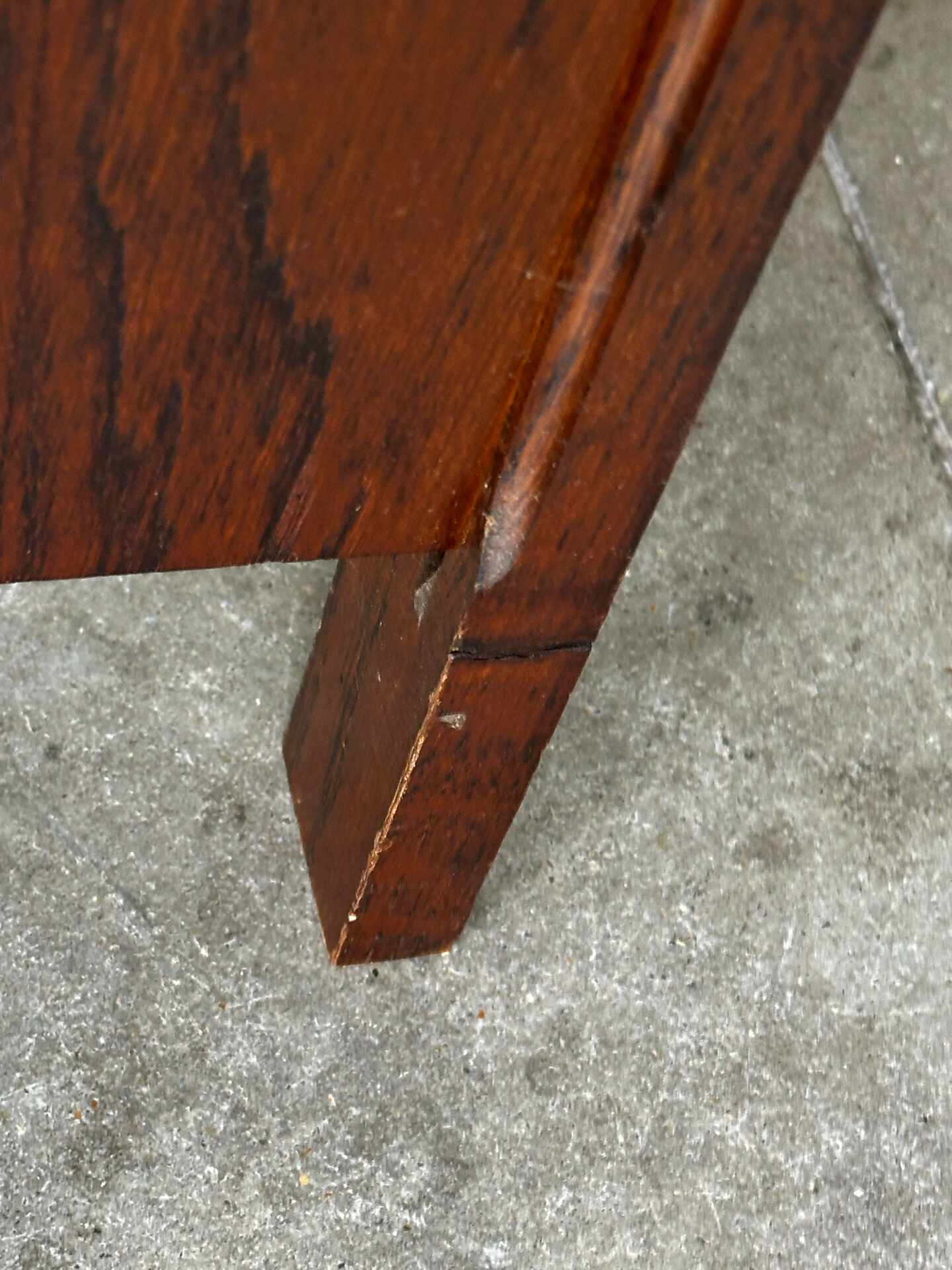 Petite commode en chêne à abattant – Mid-Century
