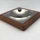 Cendrier design moderniste en bois et métal inox 16 x 16 cm