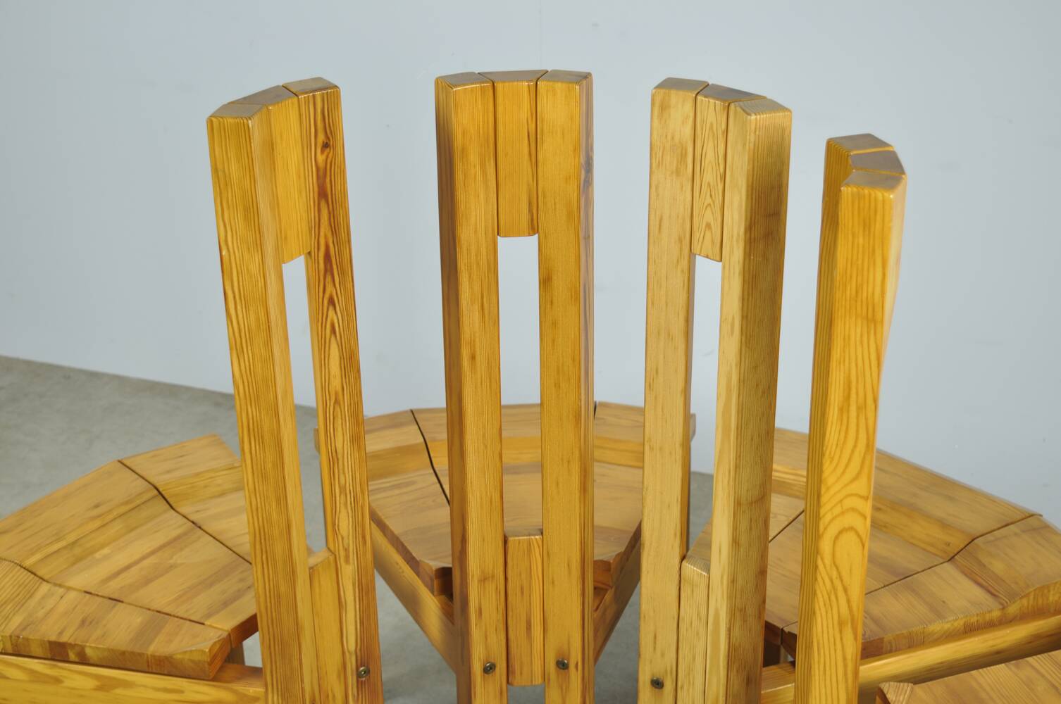 LAUKAAN PUU / brutalist pine dining table chairs “Rantasipi” / Finland 70s
