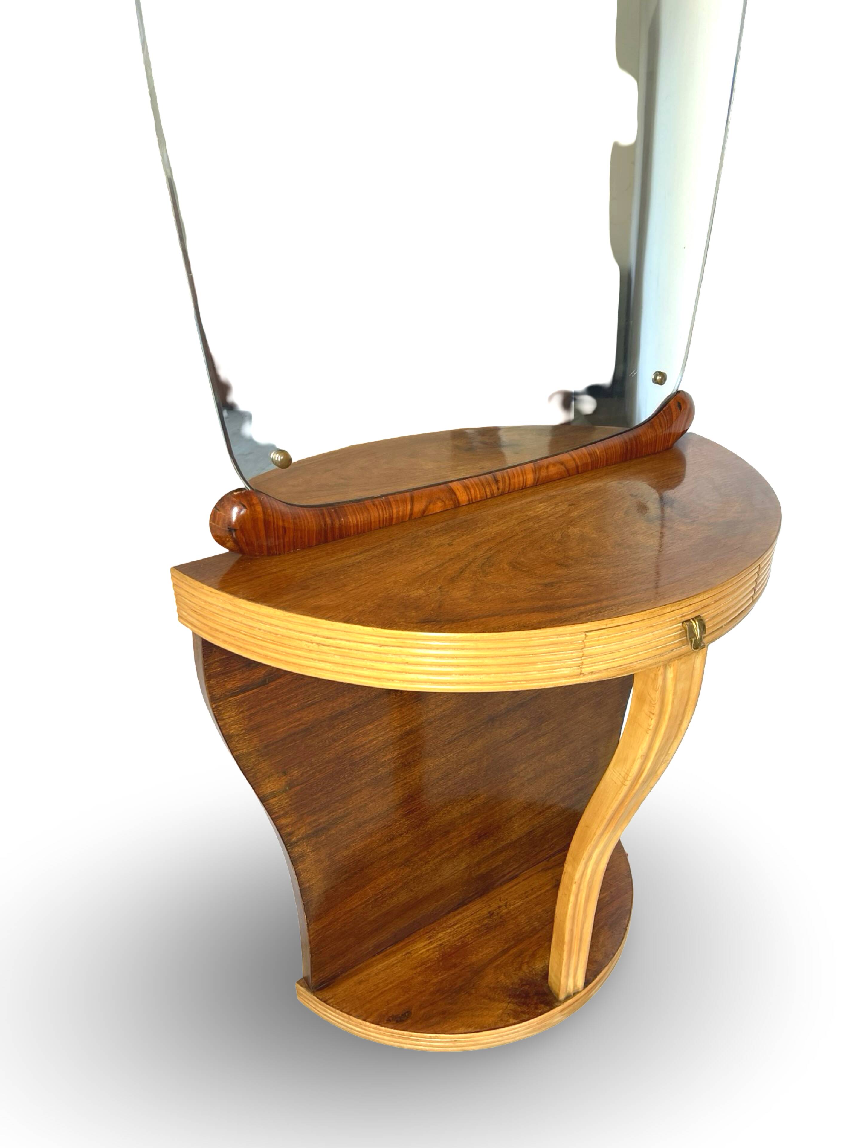 Console Art Déco moderne du milieu du siècle, dans le style de Paolo Buffa.