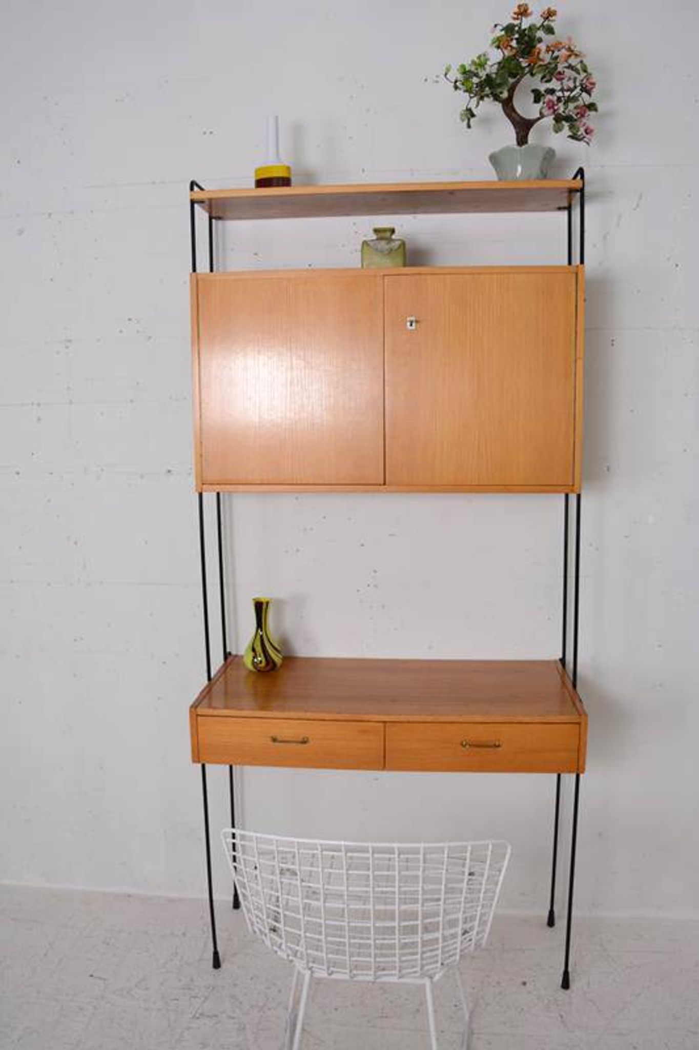 Omnia shelving system / self-supporting modular secretary desk in teak, dating from the 1960s.