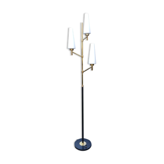 Lampadaire vintage Monix à 3 opalines blanches, en laiton et métal laqué noir