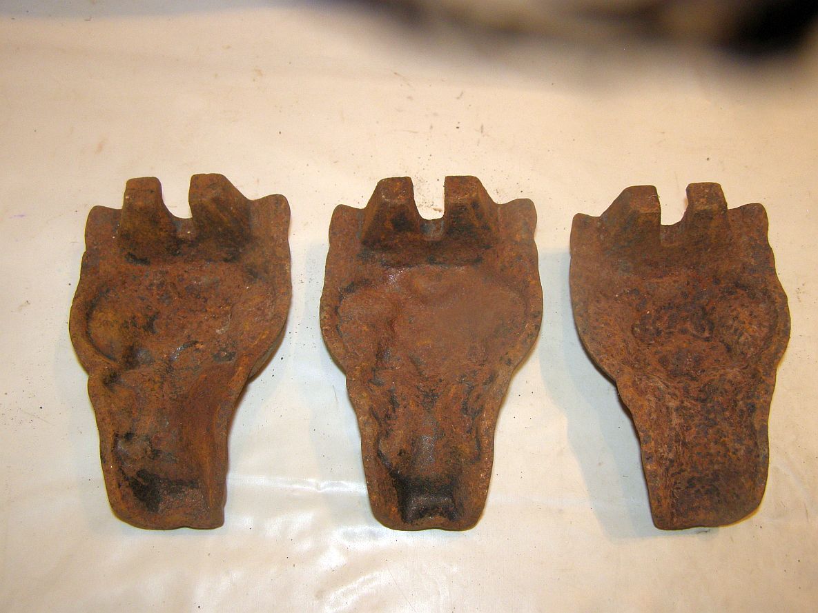 3 old cast iron bathtub legs height 14cm