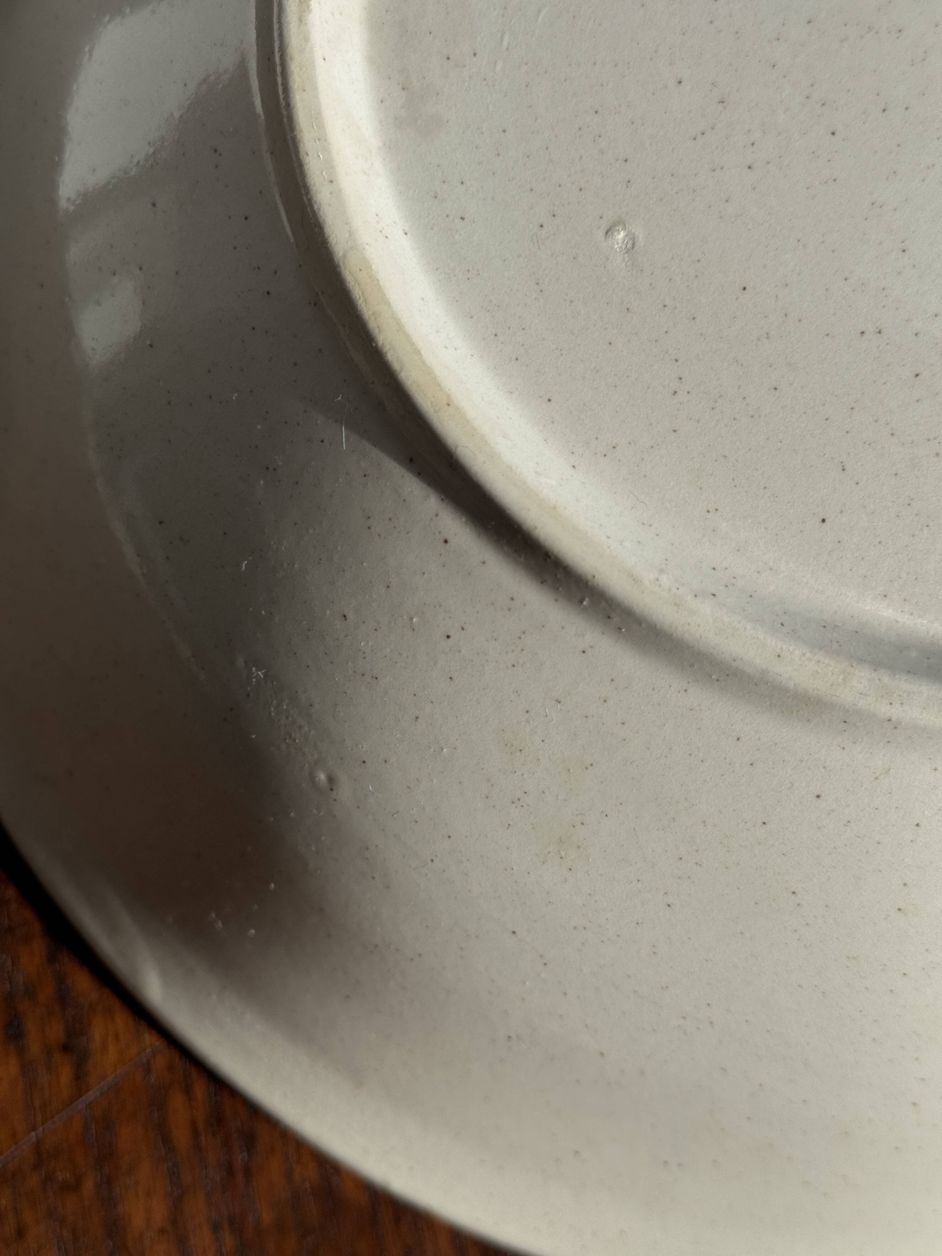 Set of a salad bowl and a vintage brown circular dish D28.