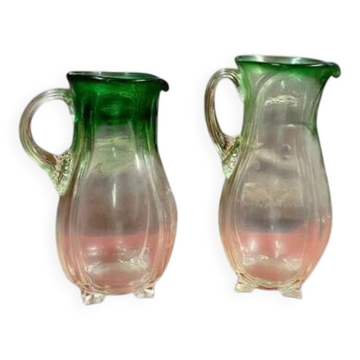 Paire de pichets en verre soufflé bicolore, Art nouveau de la fin du XIXe s