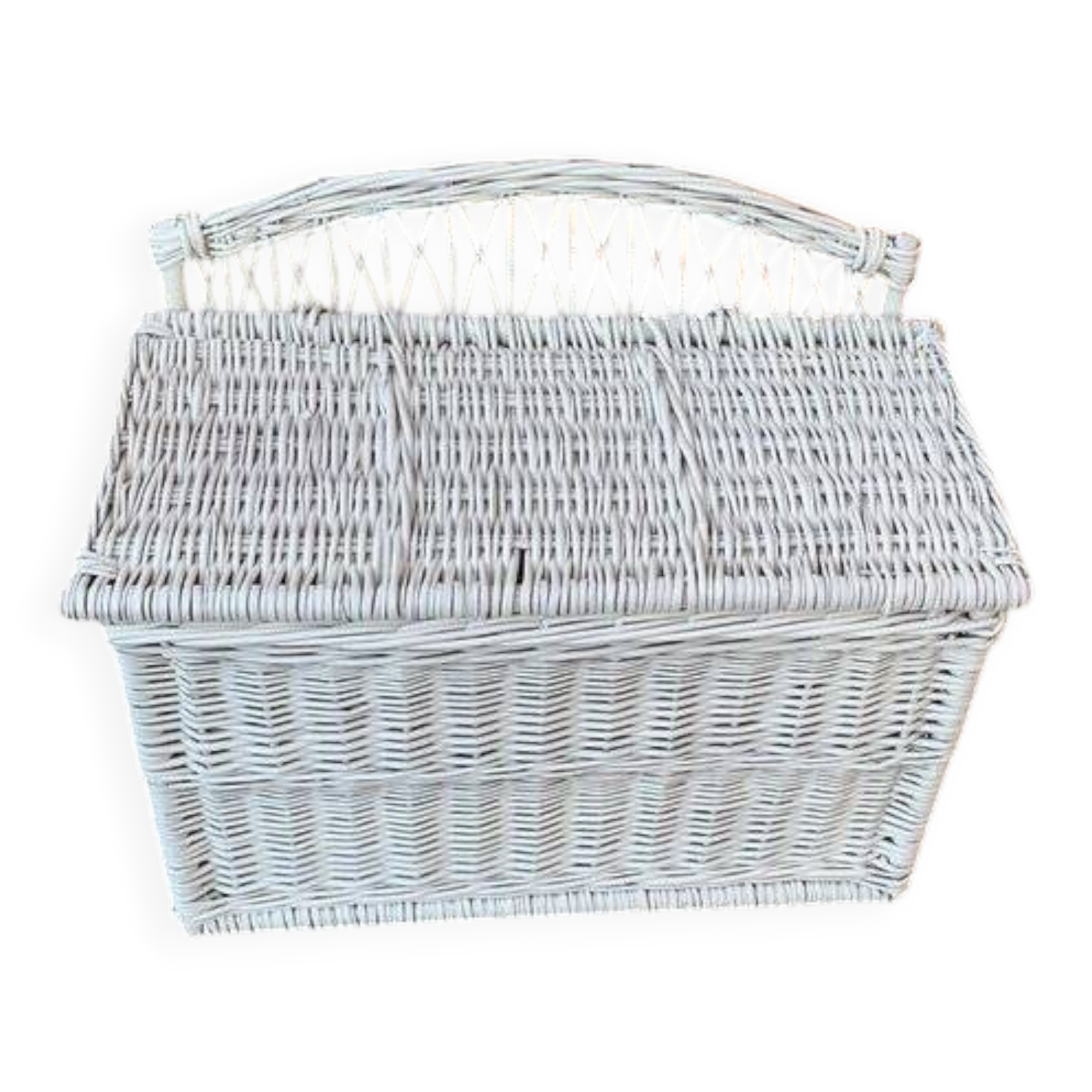 Vintage white wicker chest with double lid and decorative weaving.