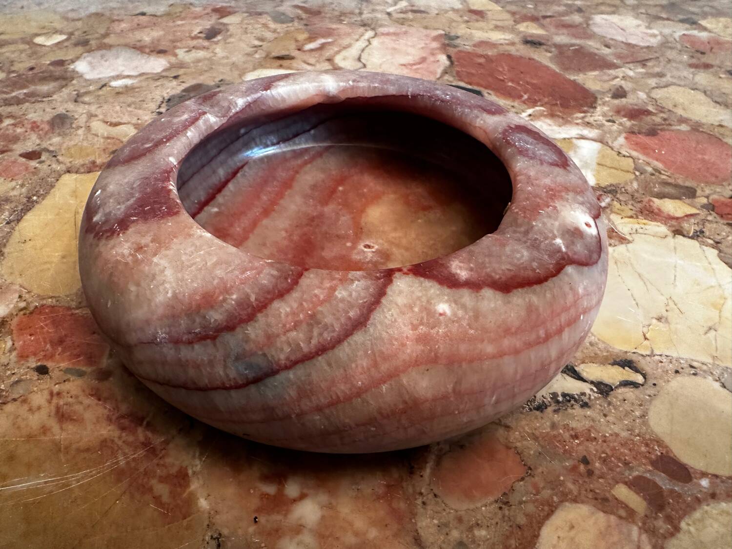 Antique reddish marble ashtray D 12 cm