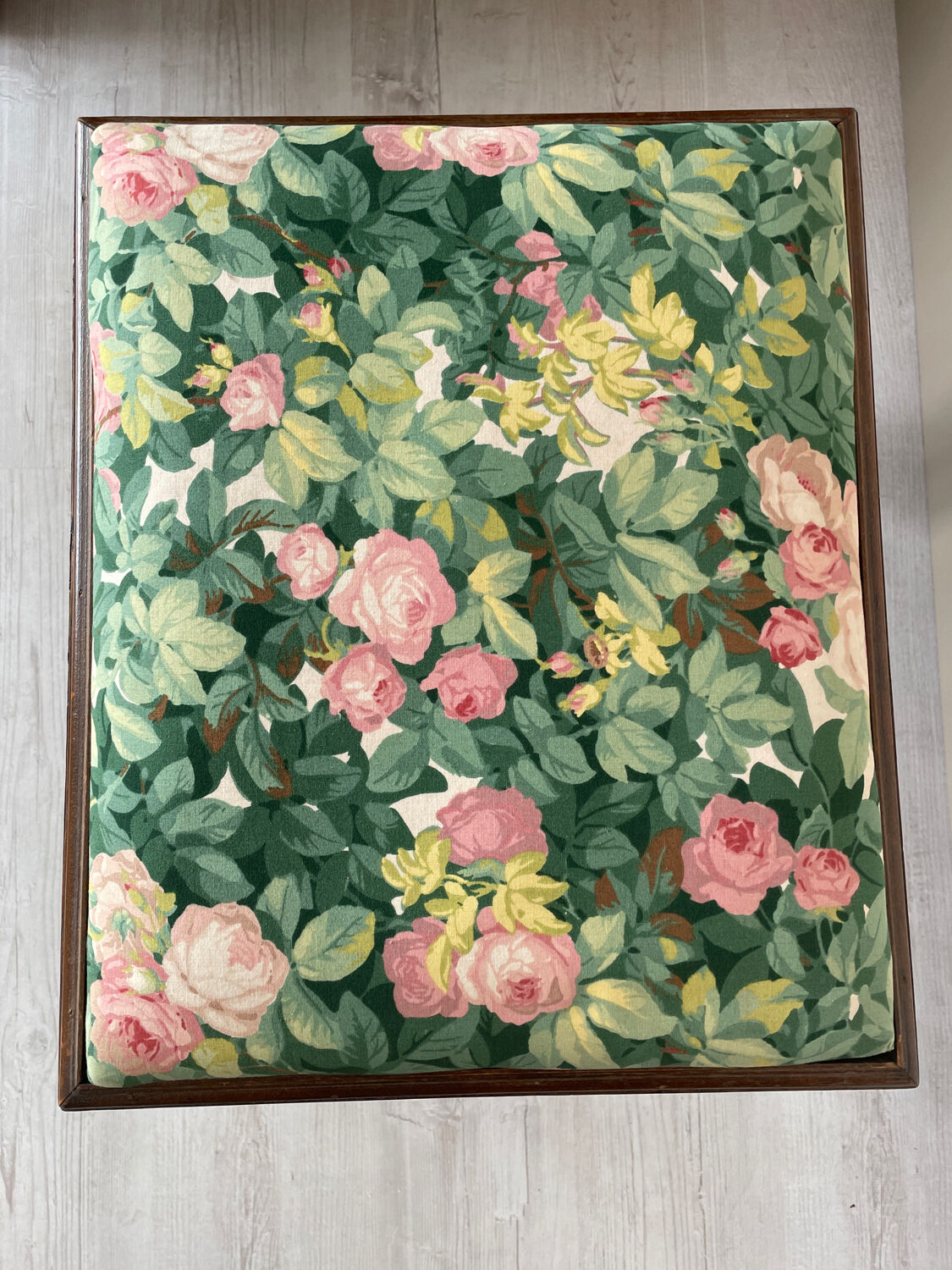 Wooden stool Chippendale