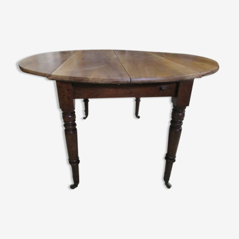 Round table 4 feet, opening with walnut shutters
