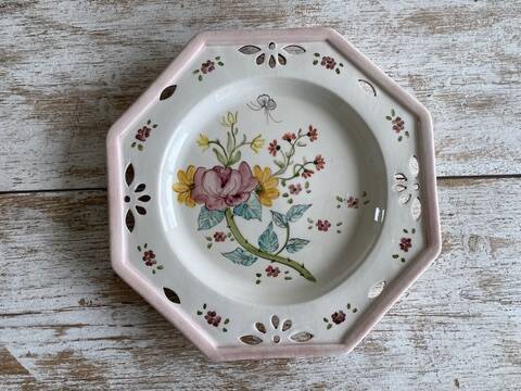 Antique plate with hand-painted floral decoration - Farandol - 29 cm - pink