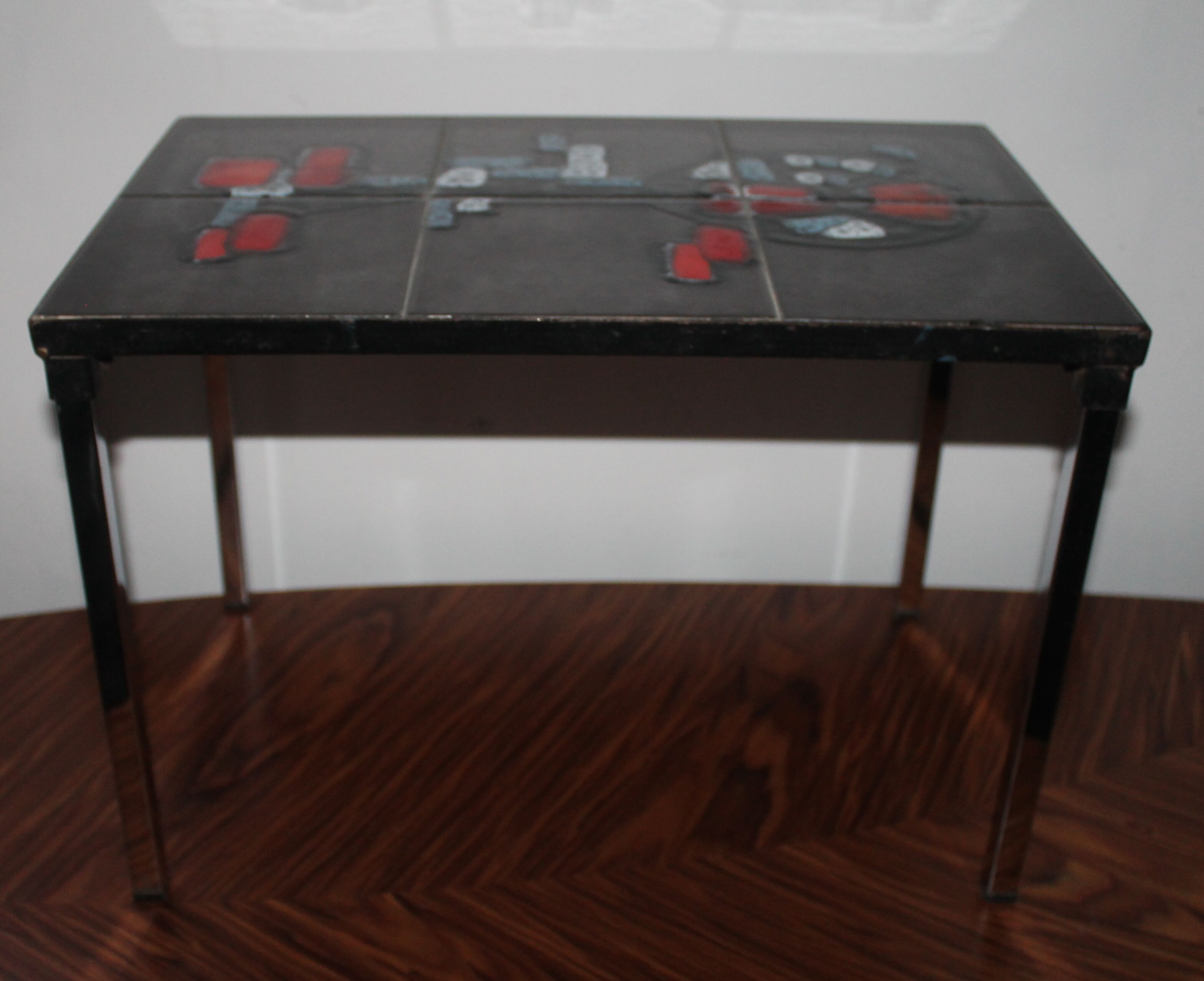 Coffee table from the 70s in ceramic and chrome