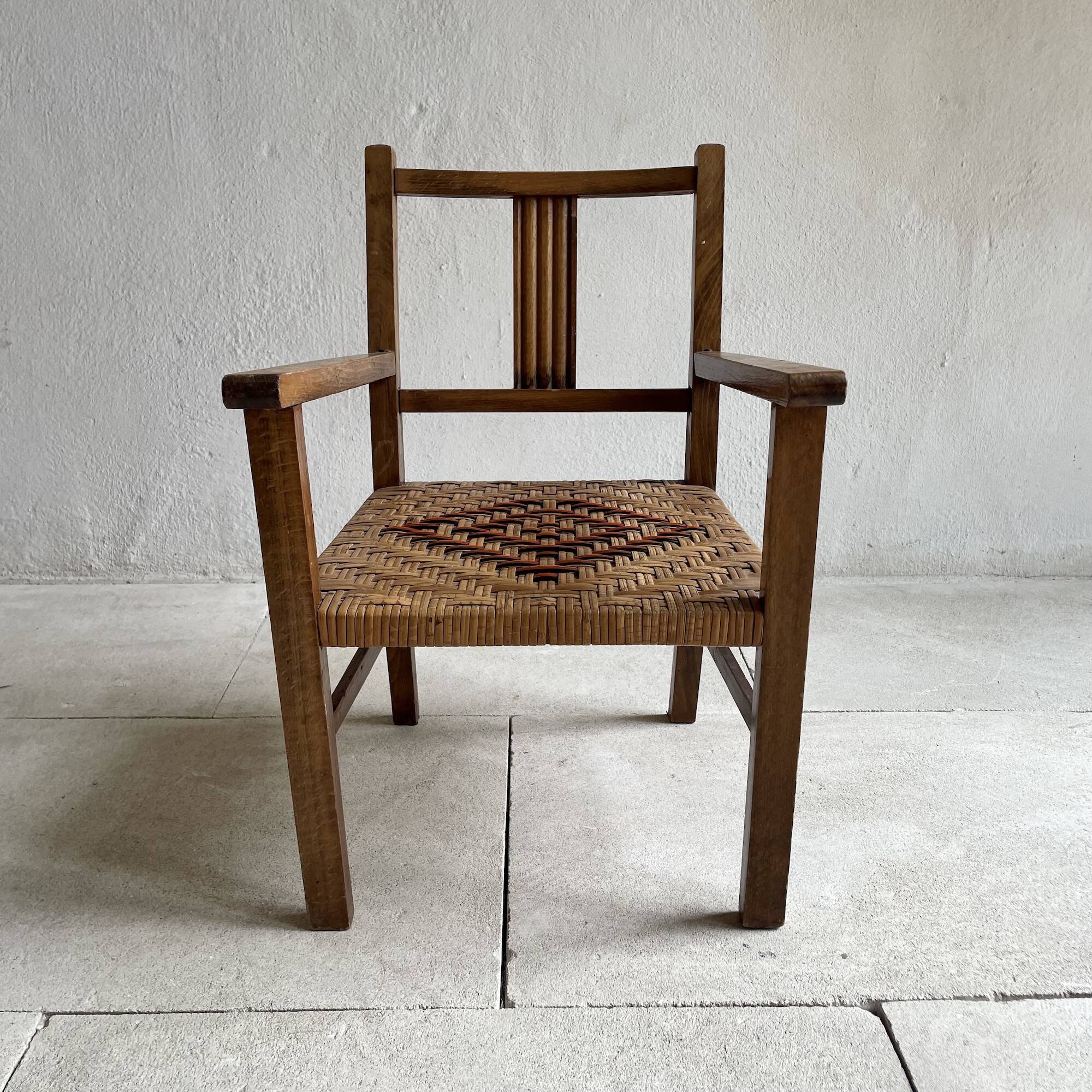 Children's armchair with wicker seat