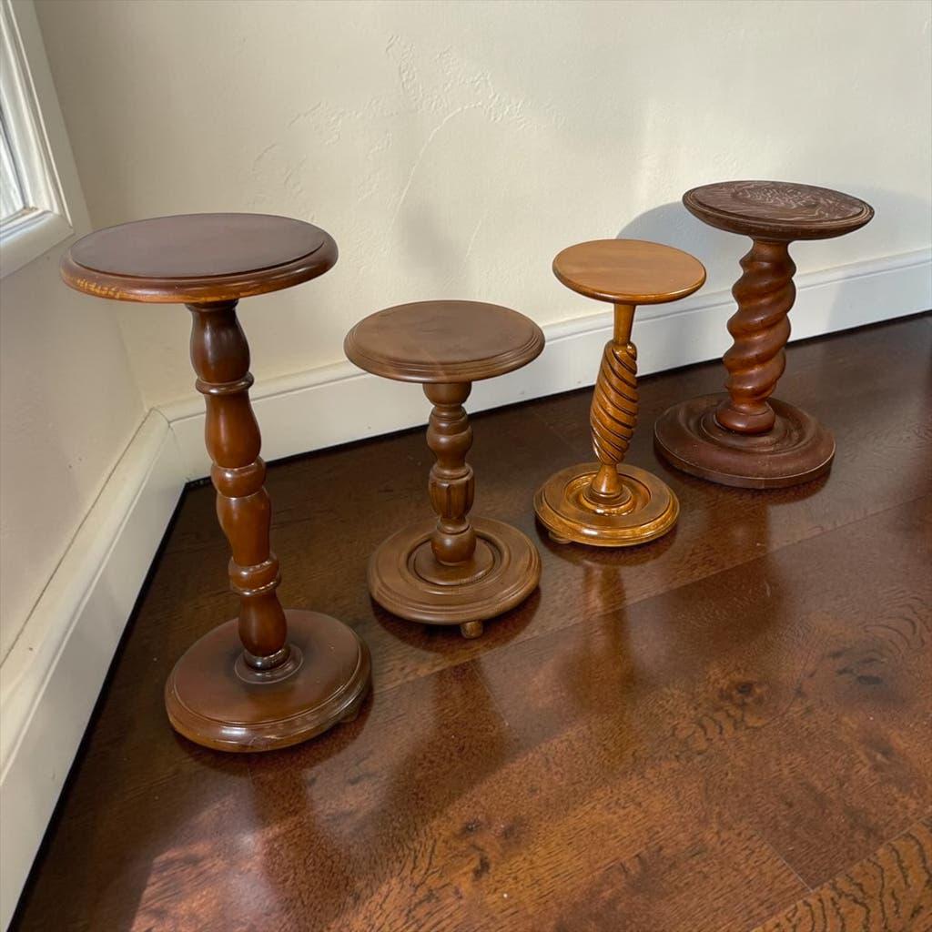 Vintage round wooden side table / guéridon / support