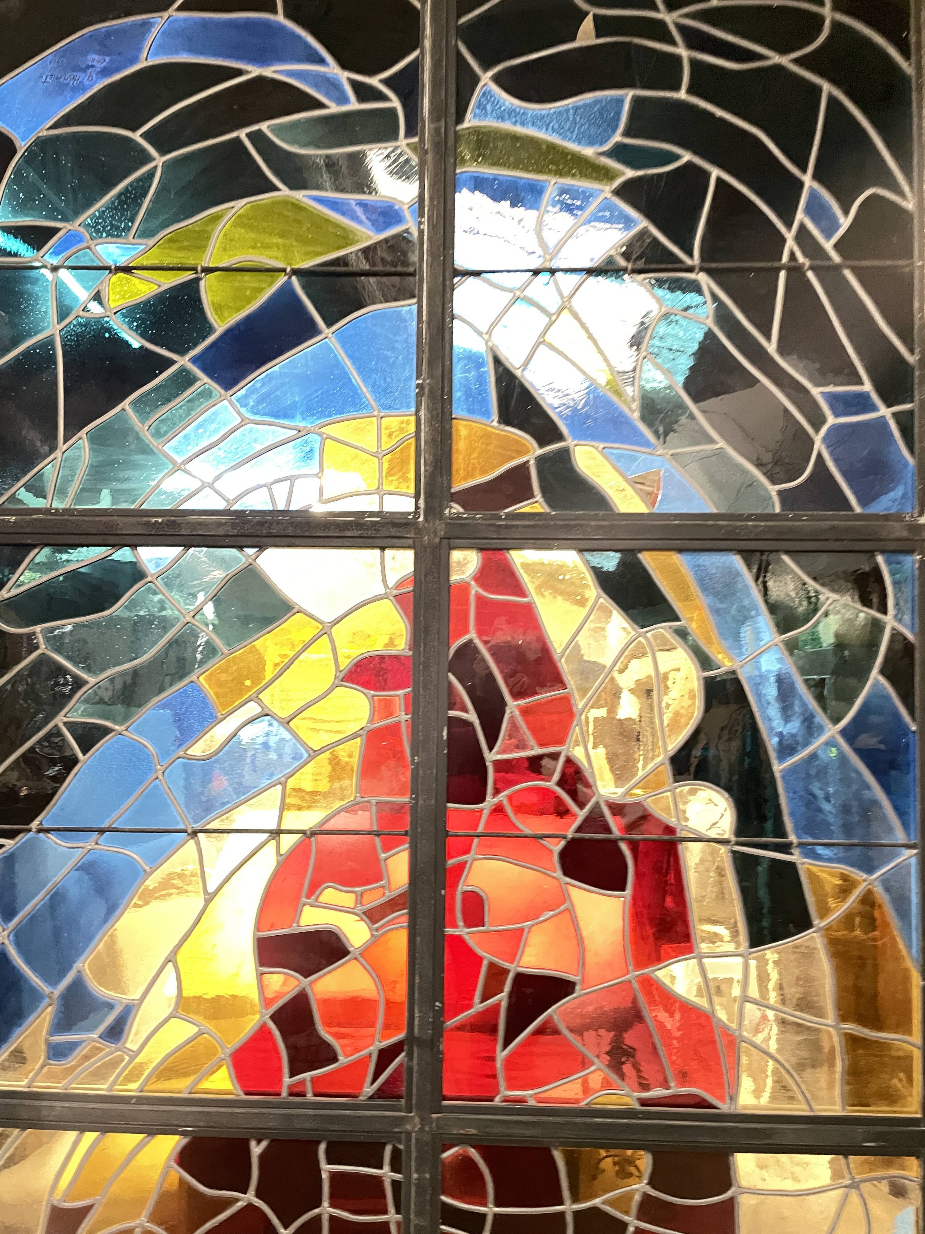 Contemporary art stained glass window by gérard hermet 280x160cm - maison lorin in char