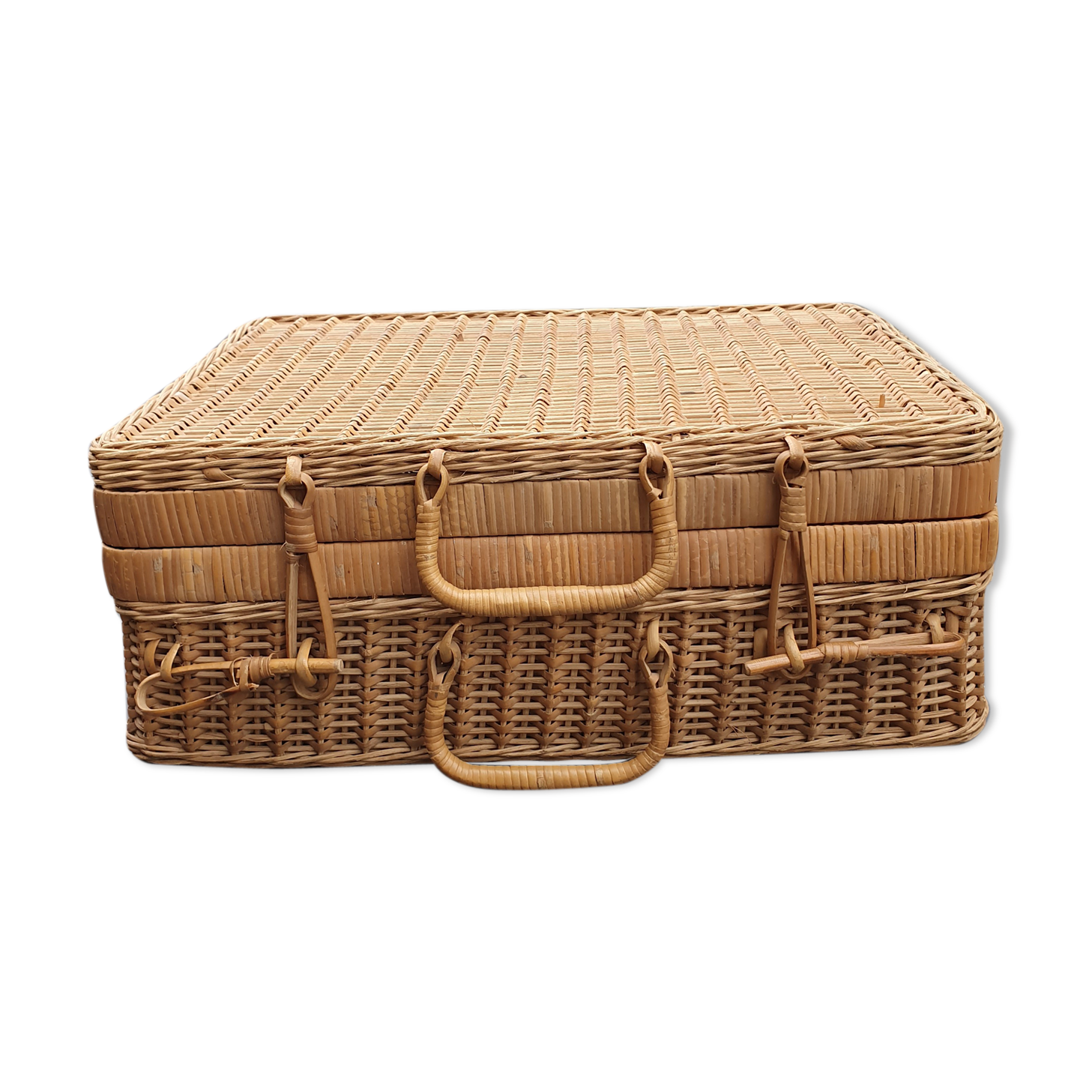 Vintage rattan case