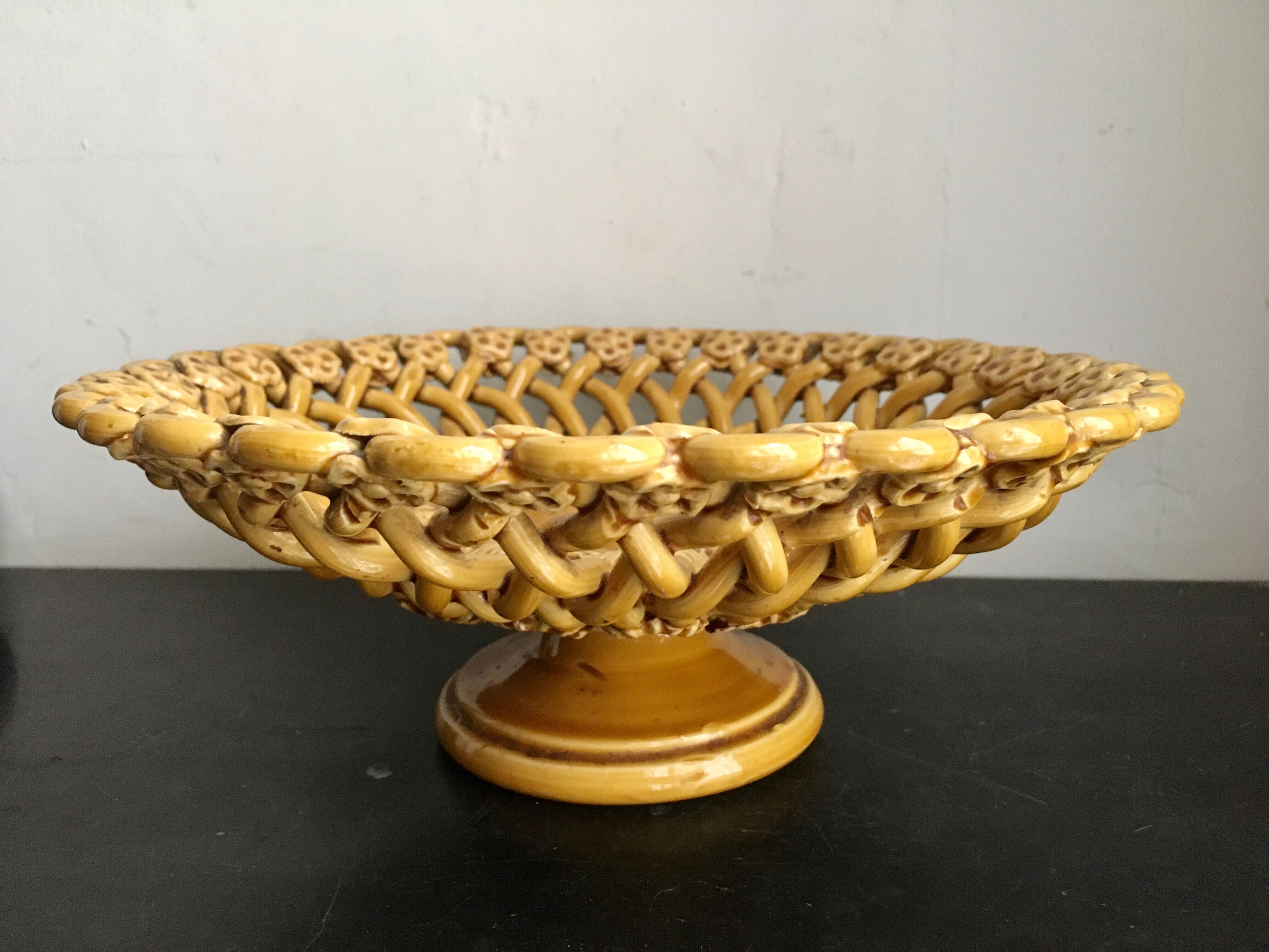 Braided cut of the Maison Pichon earthenware factory in Uzes