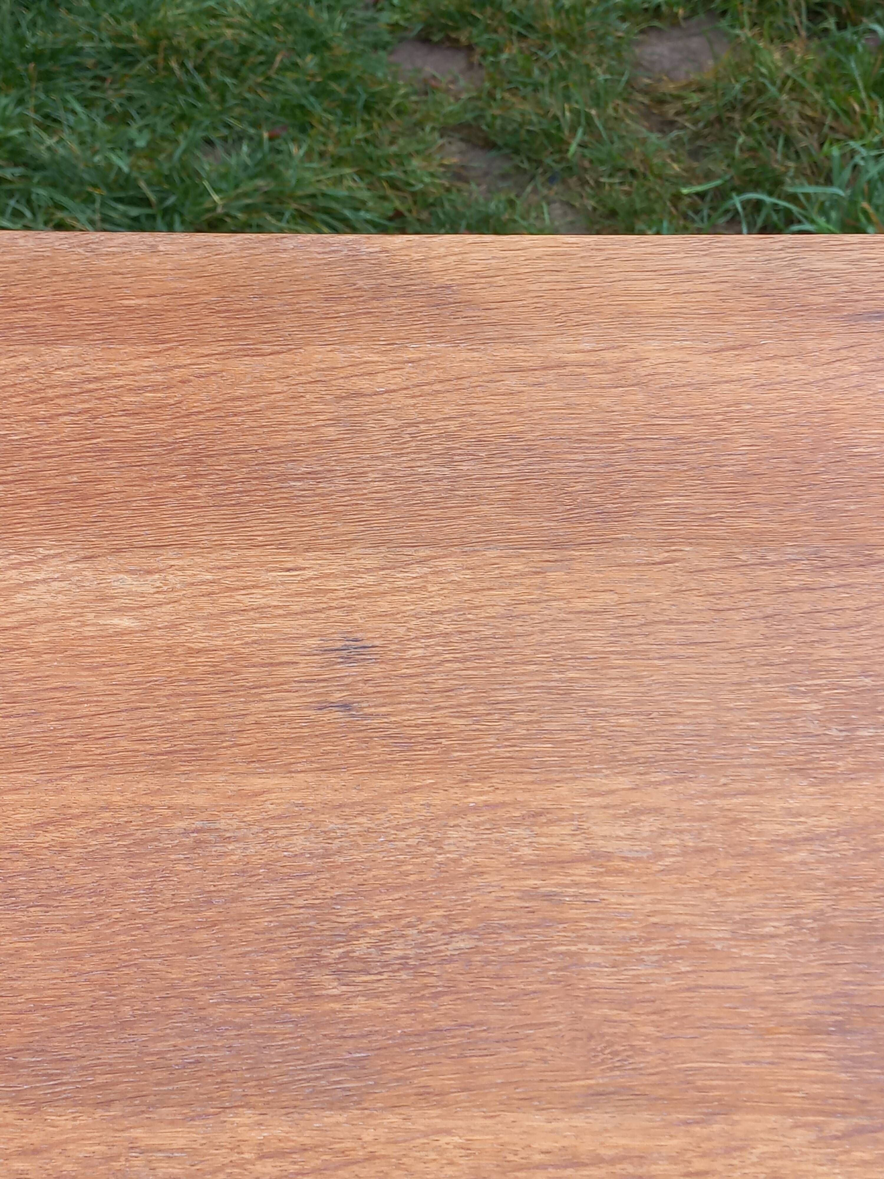 Vintage oak chest of drawers with 4 drawers from the 1960s.