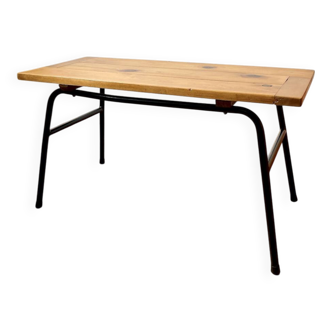 Coffee table with a pine top, tubular metal base, 1950s.