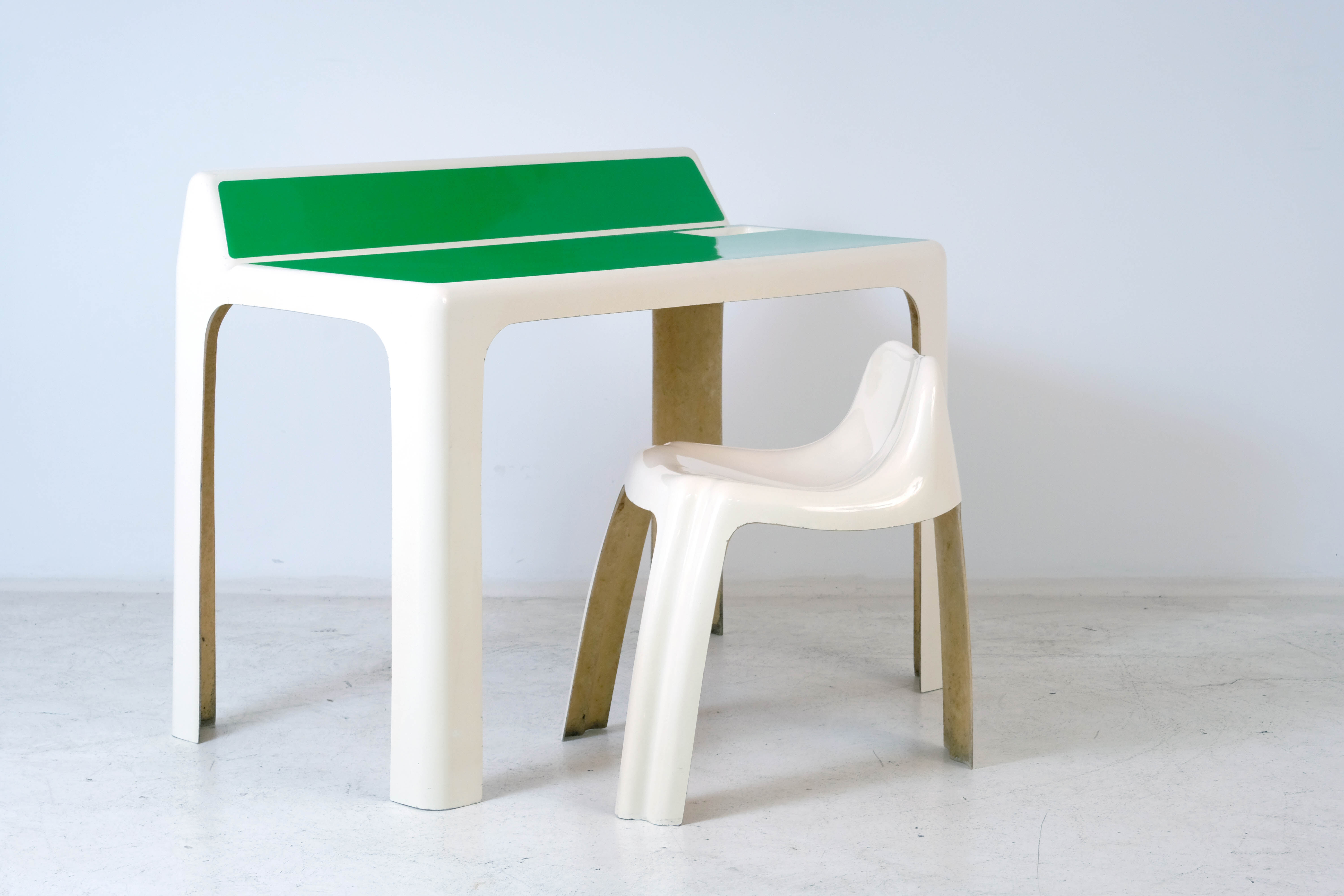 Desk and chair "Study" by Patrick Gingembre 1971 edition Paulus