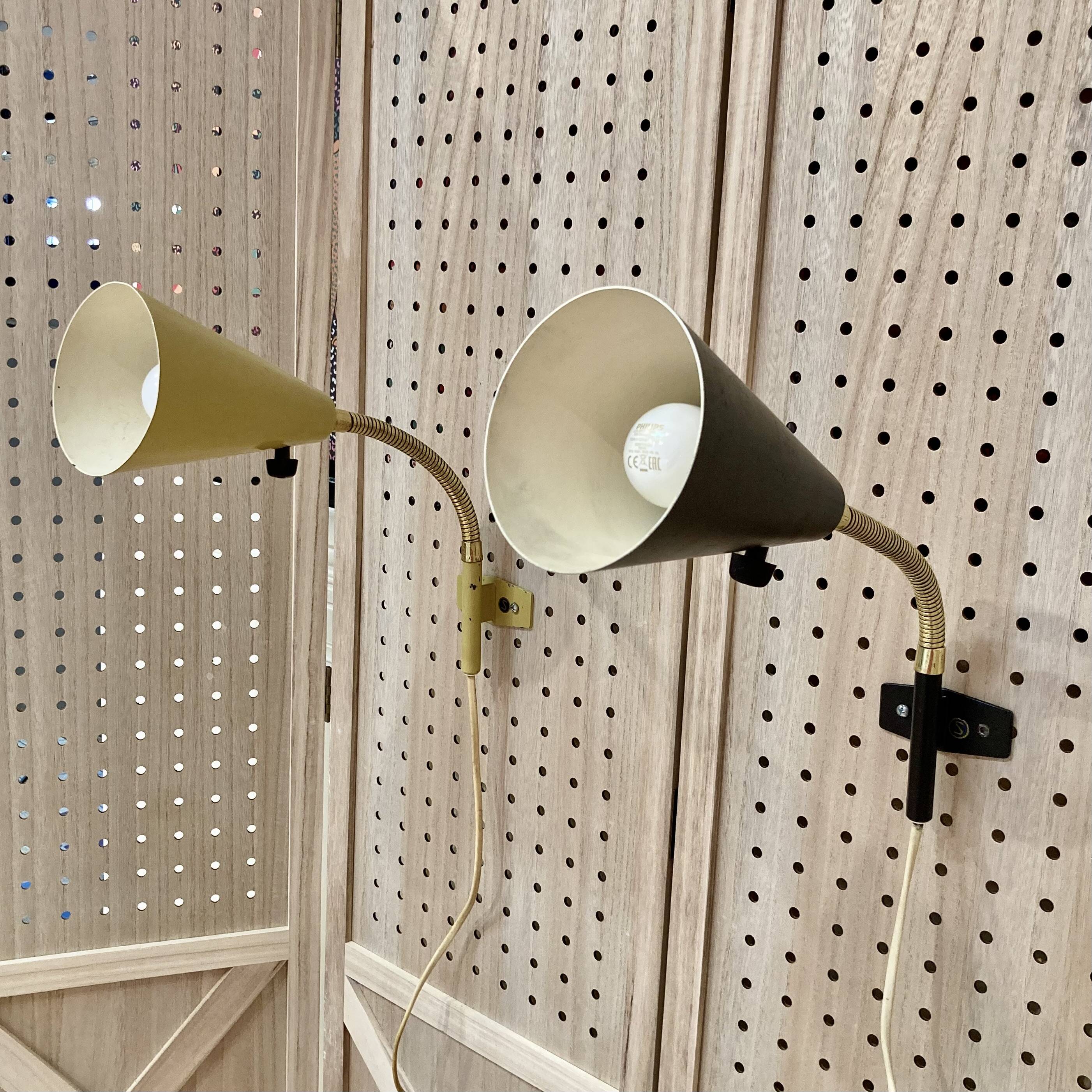Paire d'appliques modulables design scandinave 1950.