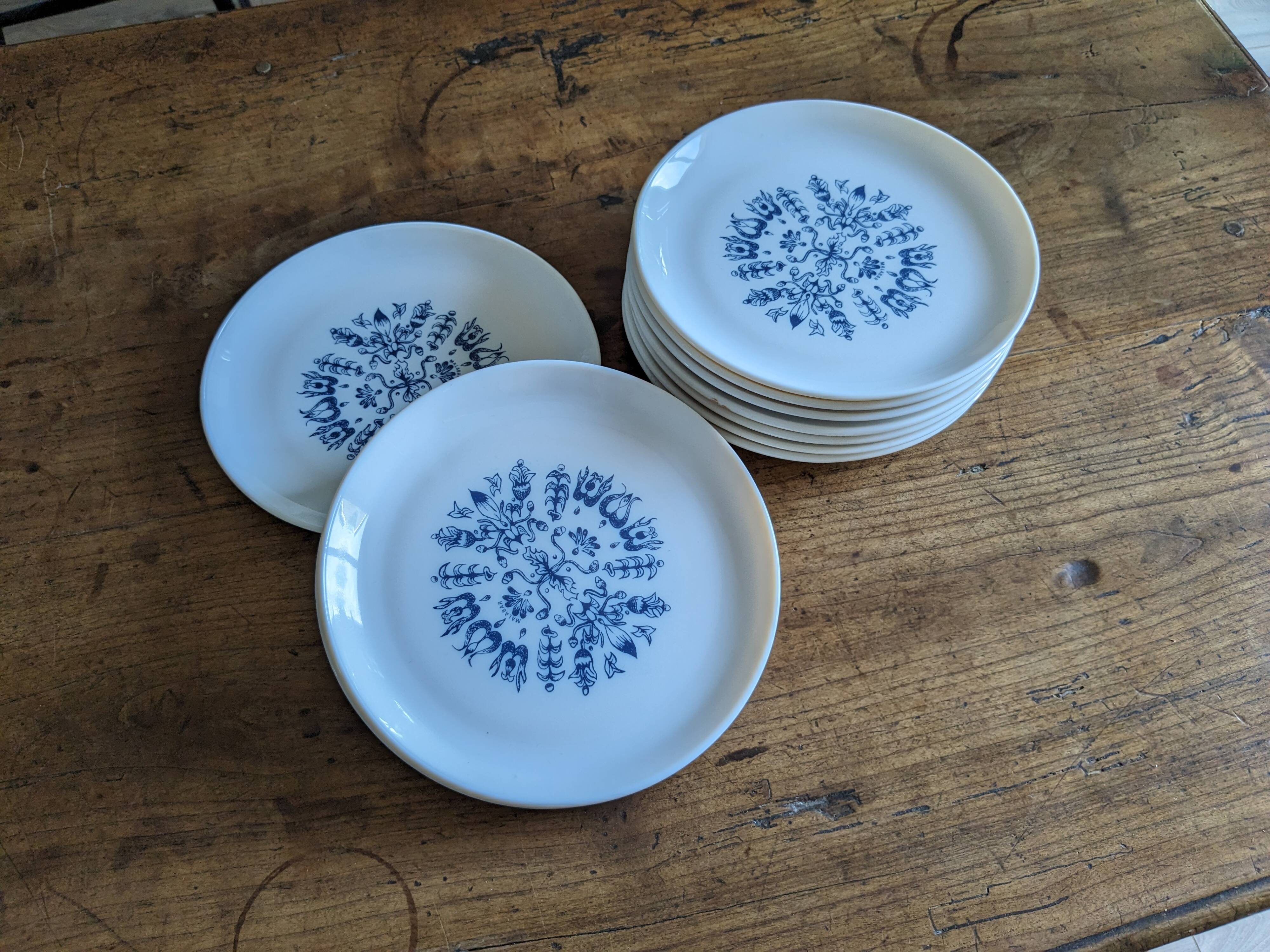 Service de 10 assiettes à dessert vintages par Sovirel