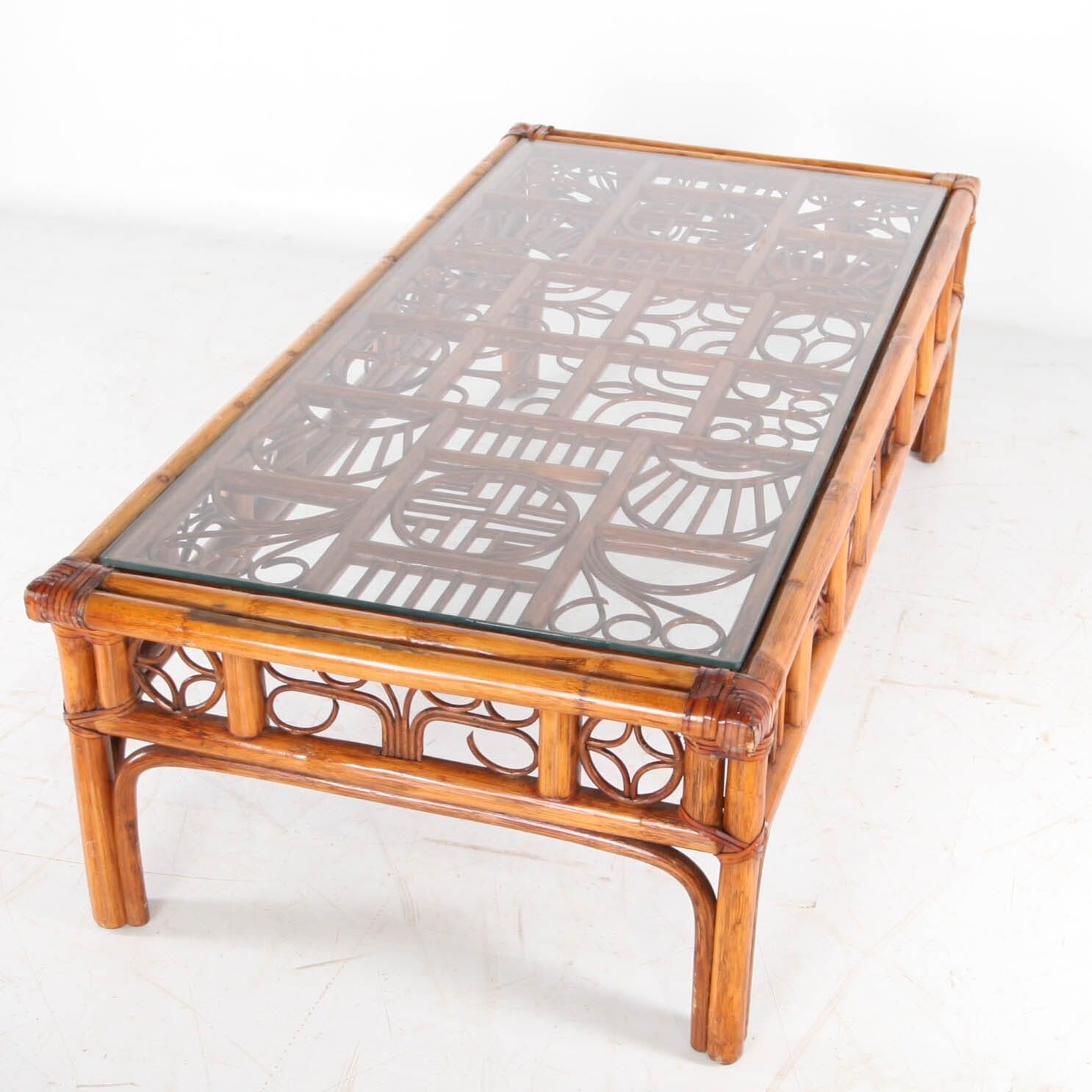Ensemble de 3 tables basses en rotin