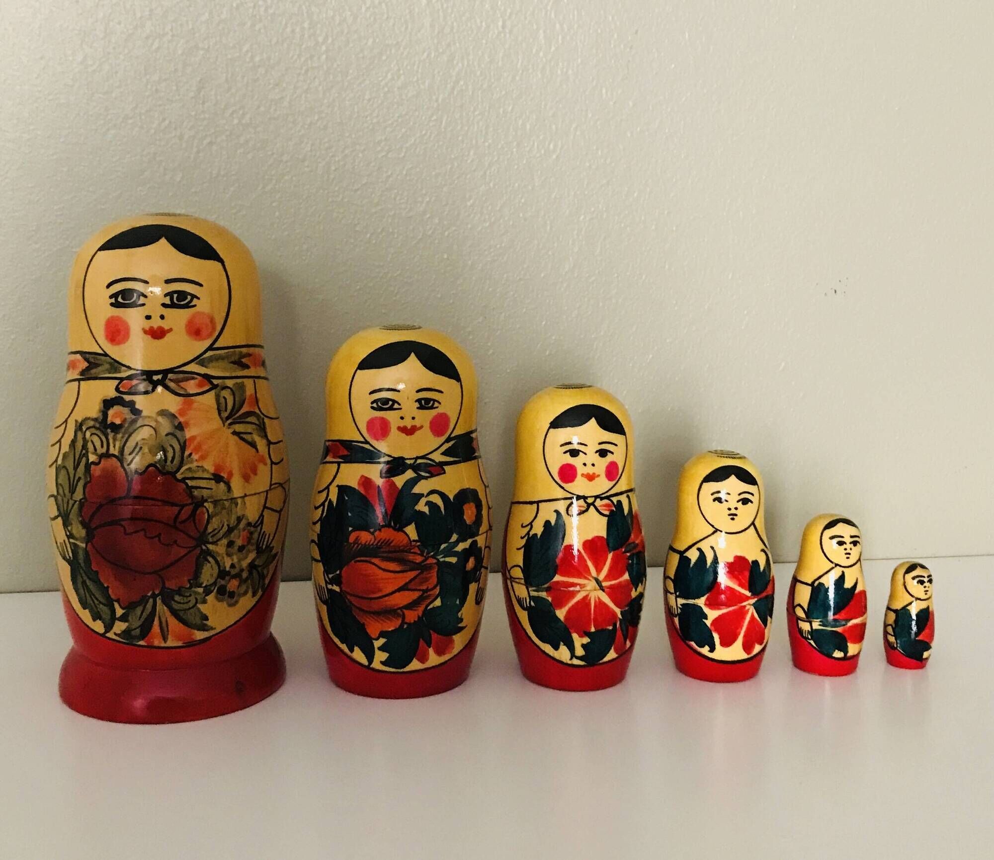 Traditional vintage Russian Matryoshka dolls series of 6