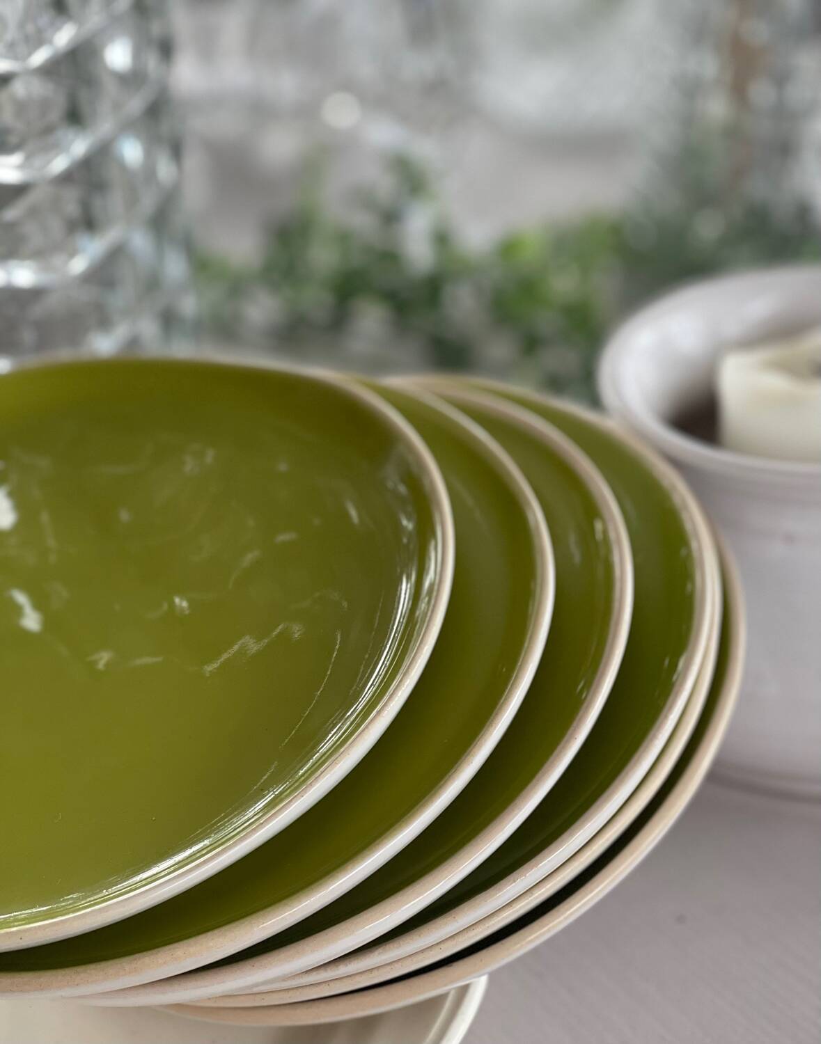 6 glazed ceramic dessert plates