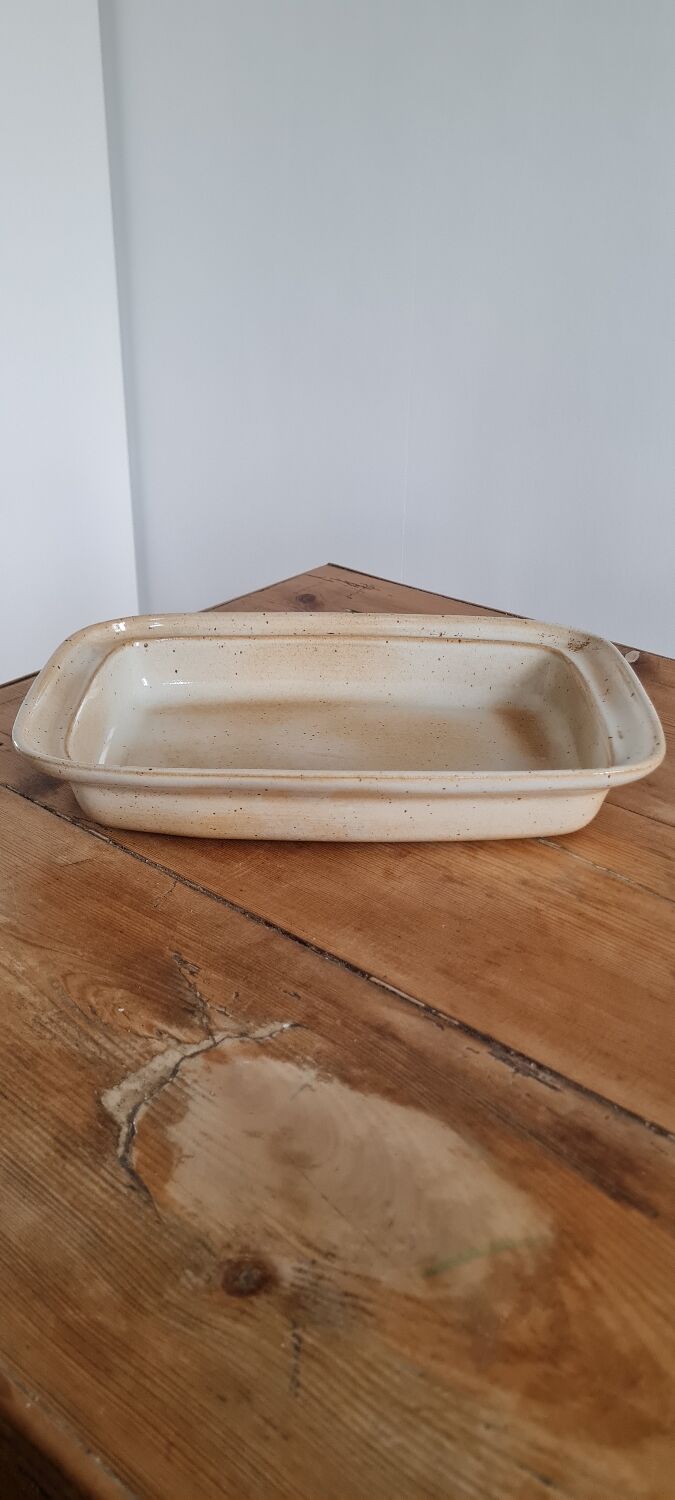 Glazed stoneware dish