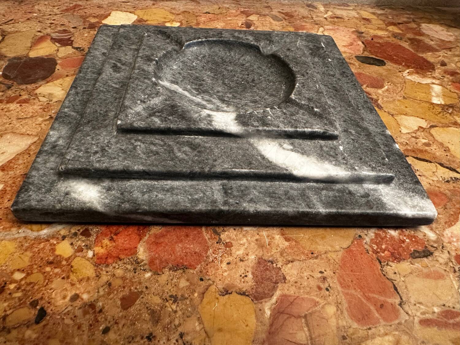 Cendrier Art-Deco en Marbre Gris Anthracite