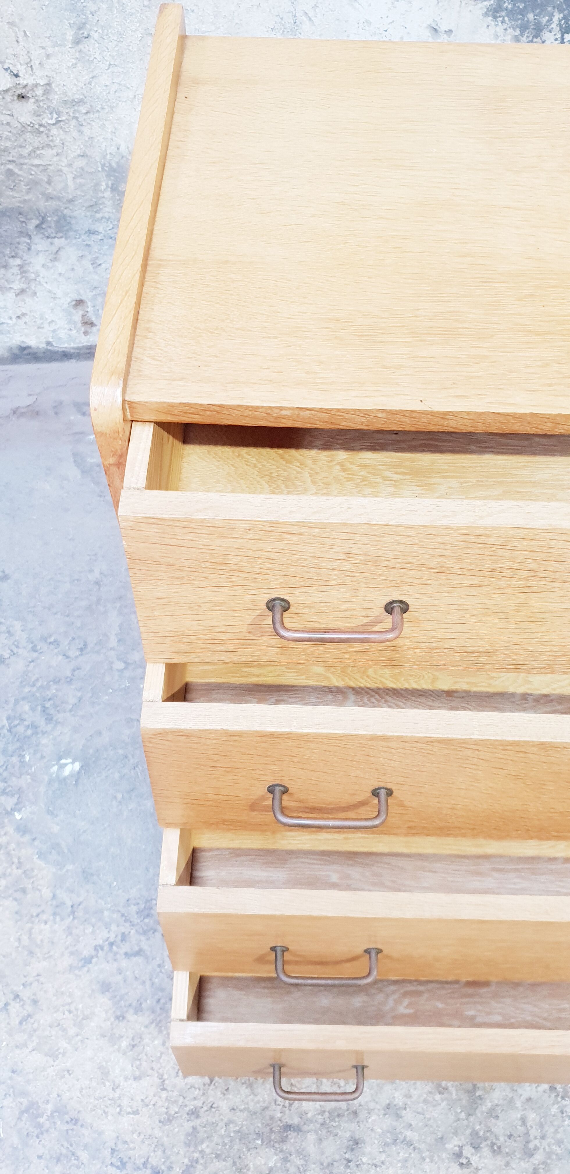 Vintage chest of drawers