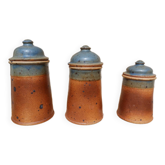 3 kitchen pots France