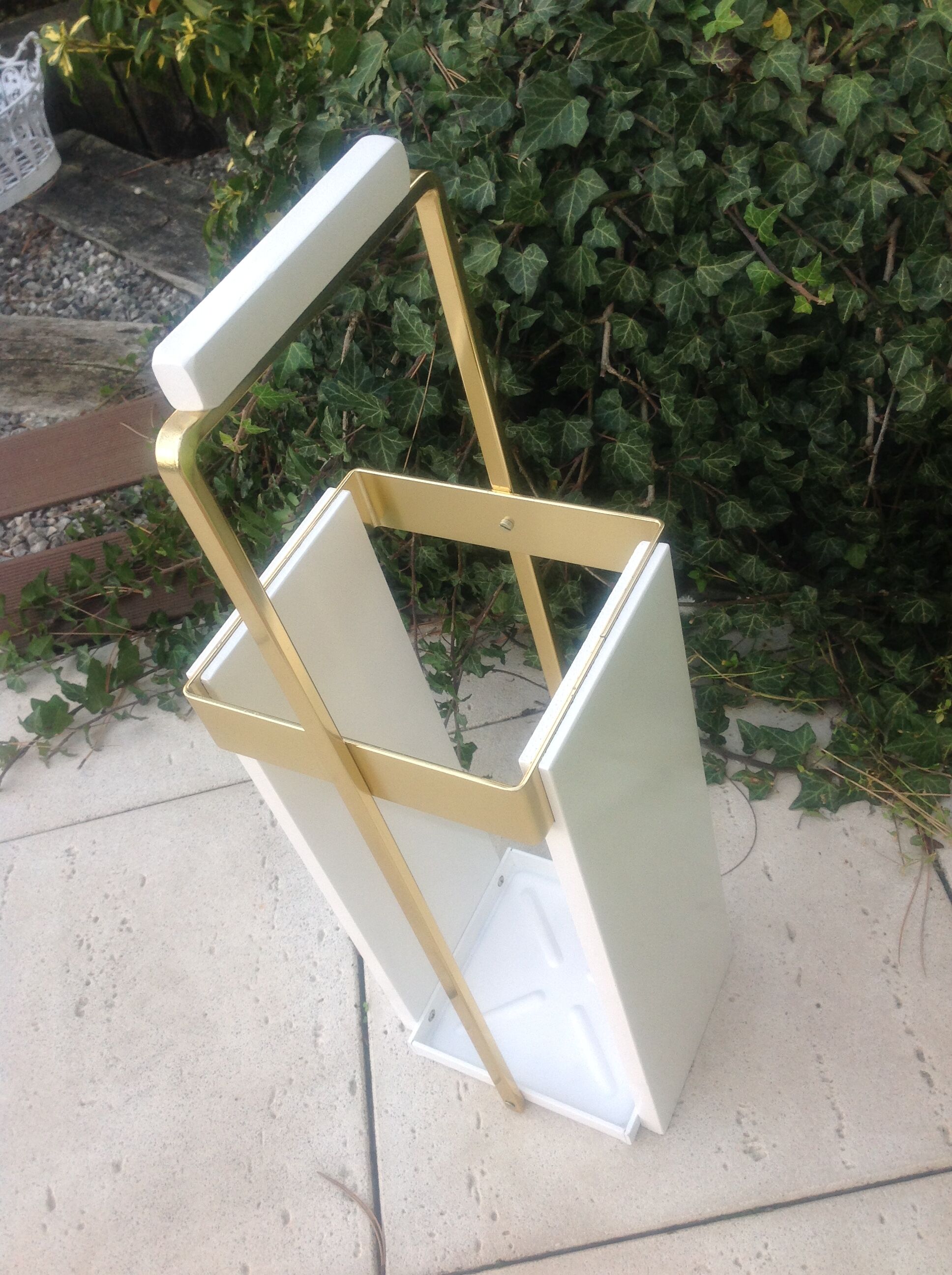 White lacquered wood and brass umbrella stand / vintage 60s-70s
