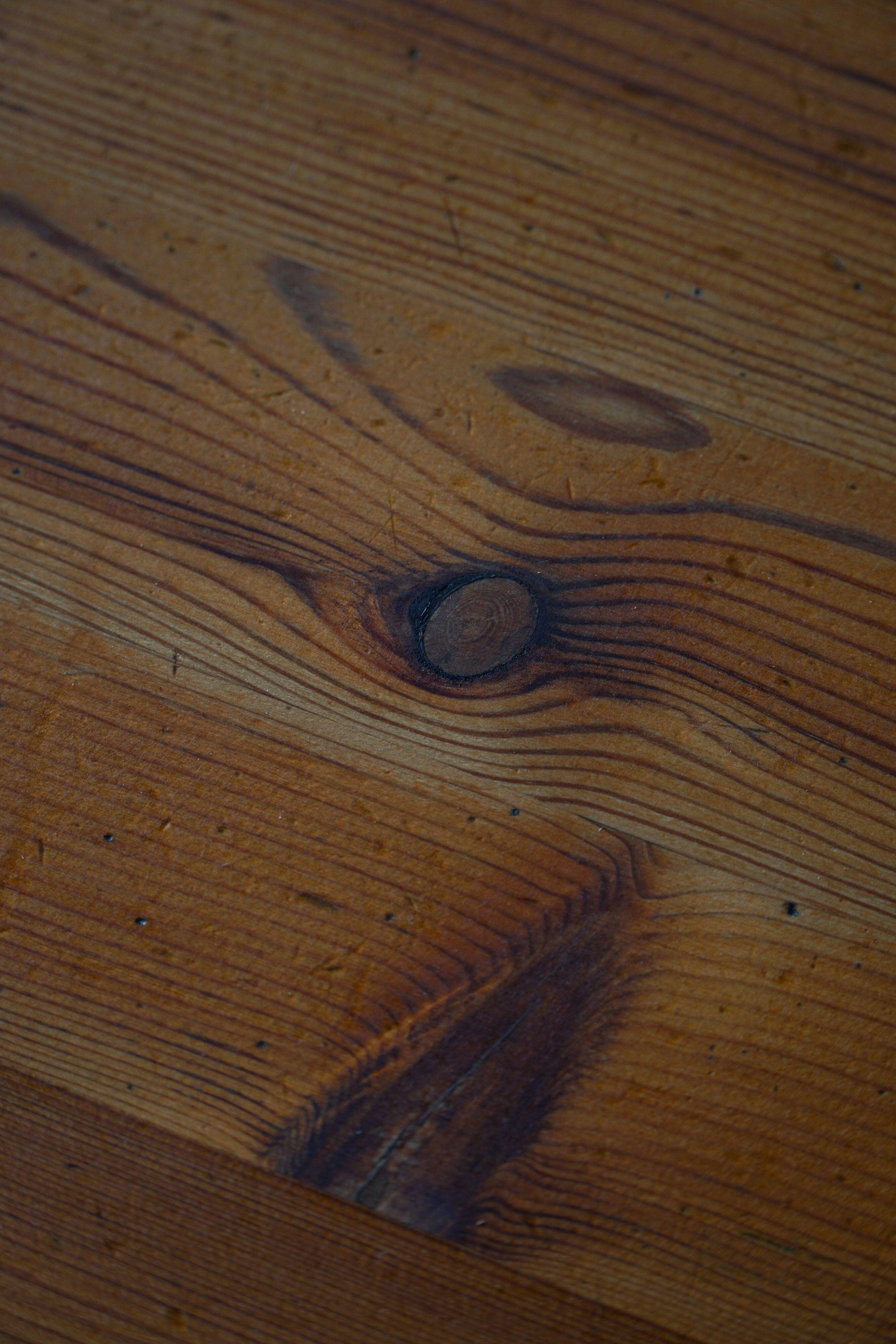 Mid-century Danish round dining table in solid pine, 1970s.