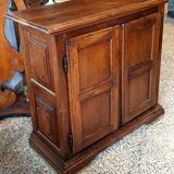 Rare petit buffet en noyer fin xviie début xviiie siècle