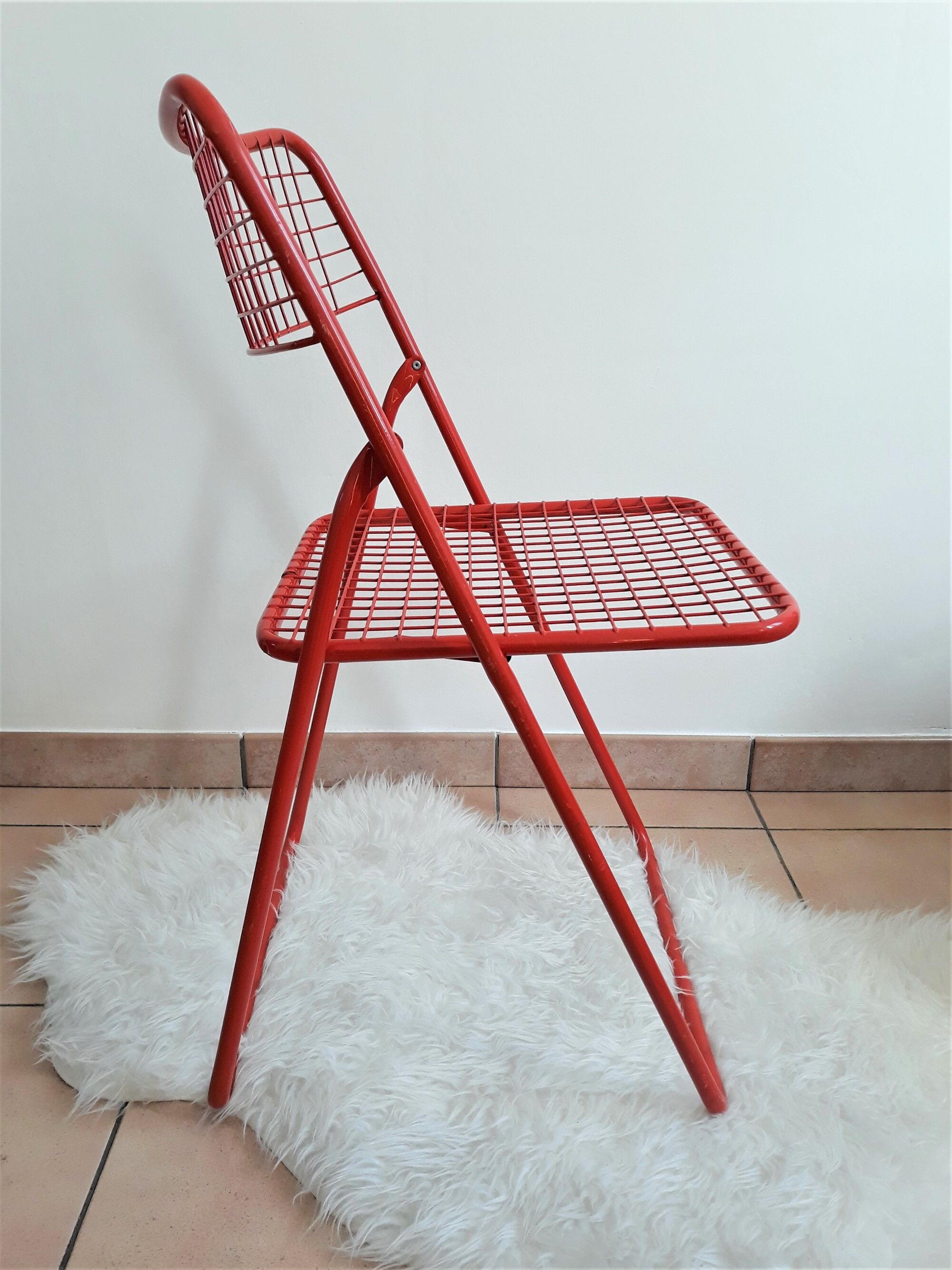 Nels Gammelgaard Ted Net red Chair