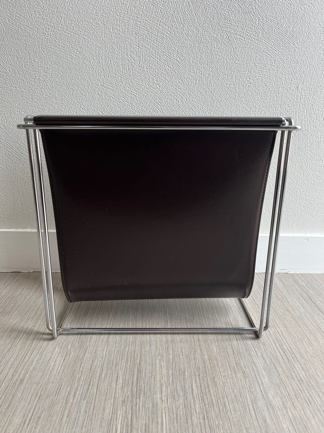 Vintage magazine rack Gérard Rignault published by Group S.A.