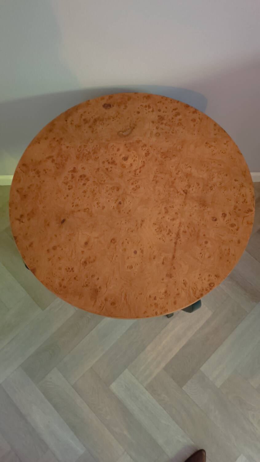 Table d'appoint en ronces de noyer