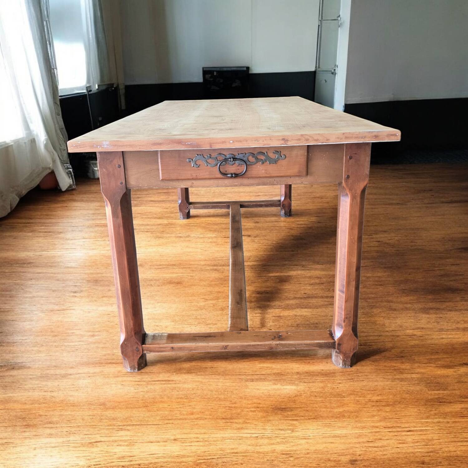 Farm table in solid pine with two drawers – 19th century